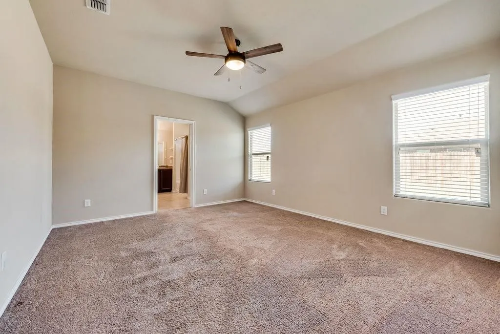 Single Family Residence For Rent in Tarrant County , 6320 Eagle Pier Way, Fort Worth, Texas 76179, 4 Bedroom, 2 Bathroom, 2 Garage spaces, 1,738 Sqft, built in 2018, mls#21405090, Real Estate Agent in Fort Worth, Homes For Rent in Tarrant county, Homes For Rent in Fort Worth, Realtor in Fort Worth Texas, Real Estate Brokerage Independent Realty Texas, Luminita Cordes Realtor