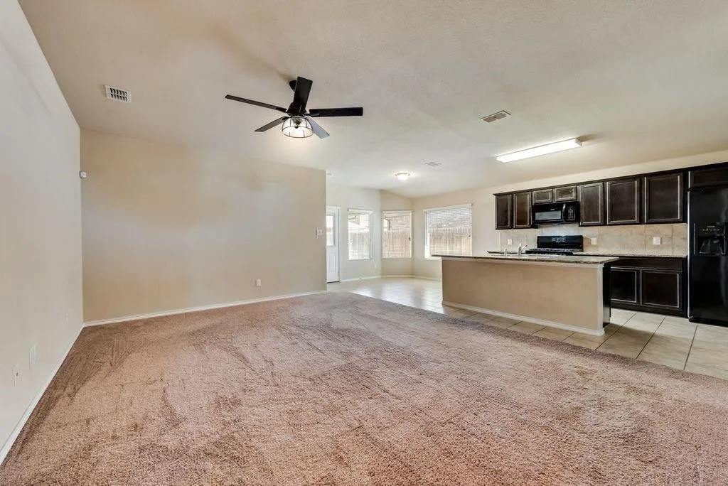 Single Family Residence For Rent in Tarrant County , 6320 Eagle Pier Way, Fort Worth, Texas 76179, 4 Bedroom, 2 Bathroom, 2 Garage spaces, 1,738 Sqft, built in 2018, mls#21405090, Real Estate Agent in Fort Worth, Homes For Rent in Tarrant county, Homes For Rent in Fort Worth, Realtor in Fort Worth Texas, Real Estate Brokerage Independent Realty Texas, Luminita Cordes Realtor