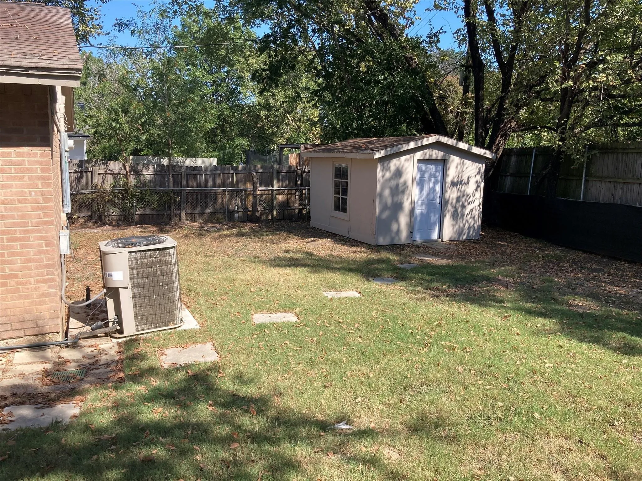 Single Family Residence For Rent in Dallas County , 2522 Cunningham Street, Irving, Texas 75062, 4 Bedroom, 3 Bathroom, Garage spaces, 1,862 Sqft, built in 1961, mls#21405077, Real Estate Agent in Irving, Homes For Rent in Dallas county, Homes For Rent in Irving, Realtor in Irving Texas, Real Estate Brokerage Independent Realty Texas, Luminita Cordes Realtor