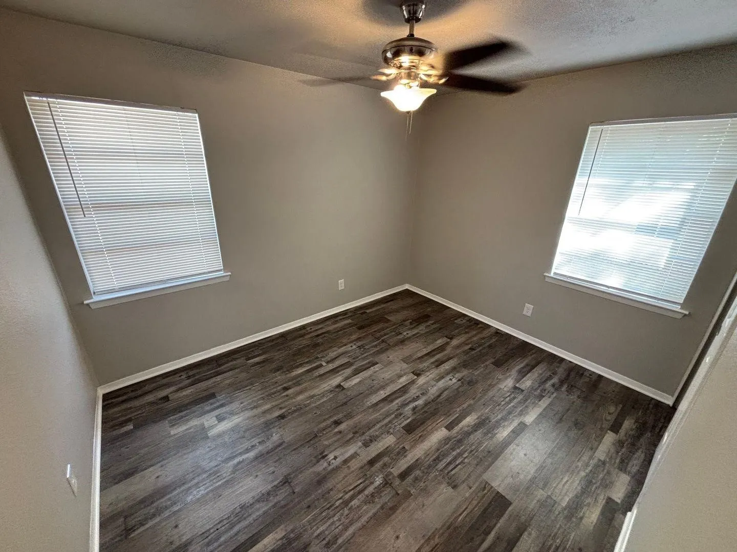Single Family Residence For Rent in Dallas County , 2522 Cunningham Street, Irving, Texas 75062, 4 Bedroom, 3 Bathroom, Garage spaces, 1,862 Sqft, built in 1961, mls#21405077, Real Estate Agent in Irving, Homes For Rent in Dallas county, Homes For Rent in Irving, Realtor in Irving Texas, Real Estate Brokerage Independent Realty Texas, Luminita Cordes Realtor