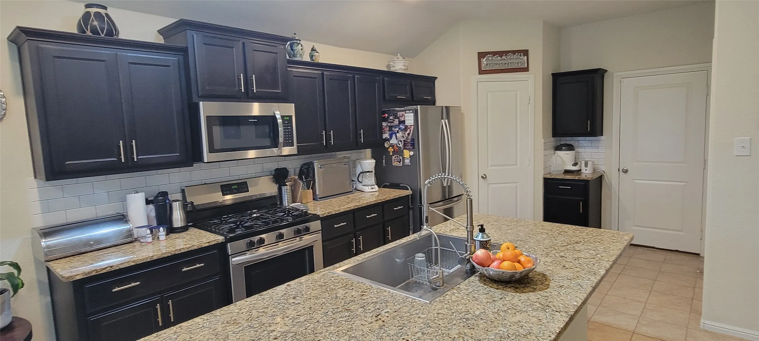 Single Family Residence For Rent in Tarrant County , 10017 Clemmons Road, Fort Worth, Texas 76108, 4 Bedroom, 2 Bathroom, 2 Garage spaces, 1,772 Sqft, built in 2019, mls#21405095, Real Estate Agent in Fort Worth, Homes For Rent in Tarrant county, Homes For Rent in Fort Worth, Realtor in Fort Worth Texas, Real Estate Brokerage Independent Realty Texas, Luminita Cordes Realtor