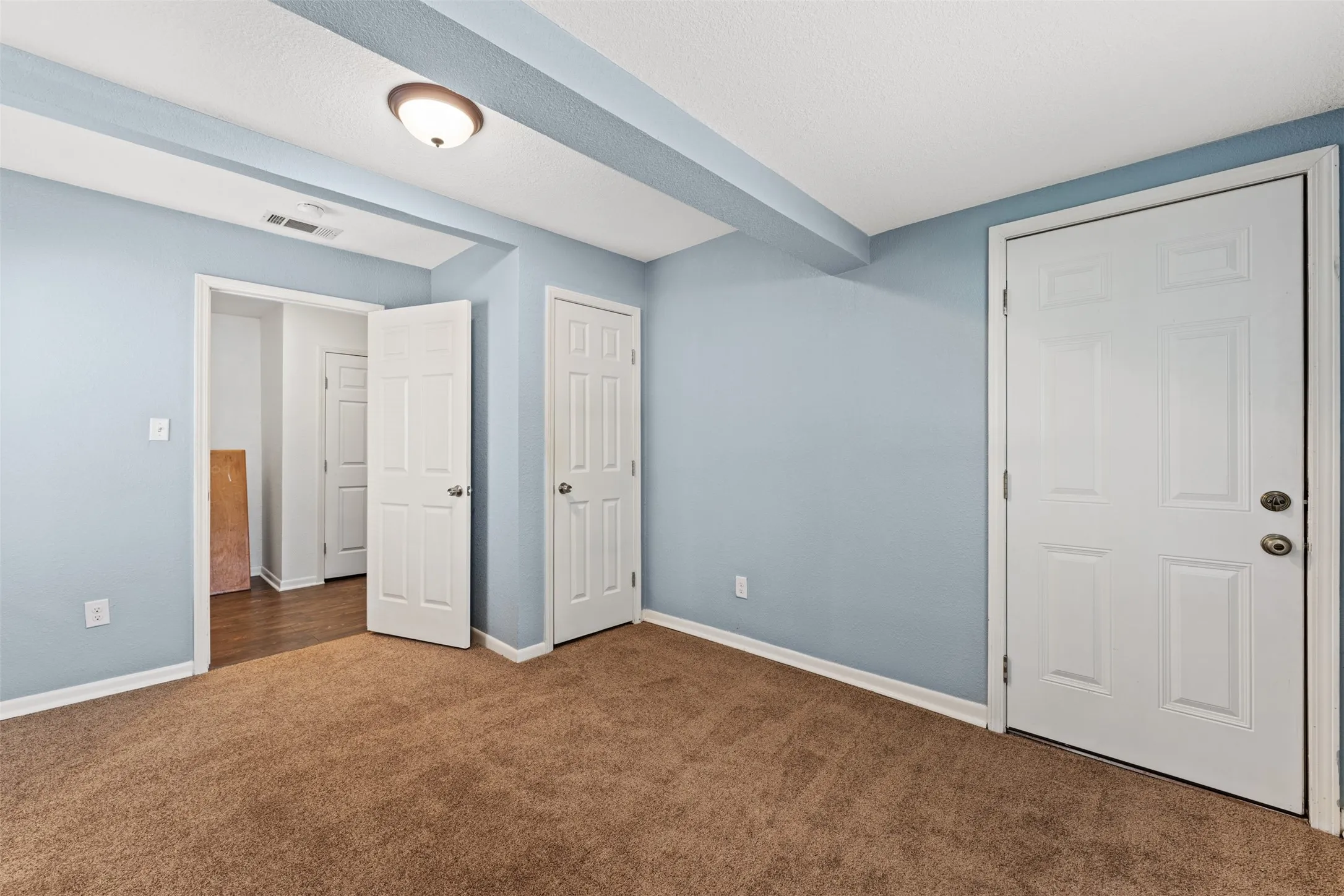 Single Family Residence For Sale in Mc Lennan County , 1924 Connally Street, Waco, Texas 76711, 3 Bedroom, 2 Bathroom, Garage spaces, 1,748 Sqft, built in 1953, mls#21405097, Real Estate Agent in Waco, Homes For Sale in Mc Lennan county, Homes For Sale in Waco, Realtor in Waco Texas, Real Estate Brokerage Independent Realty Texas, Luminita Cordes Realtor