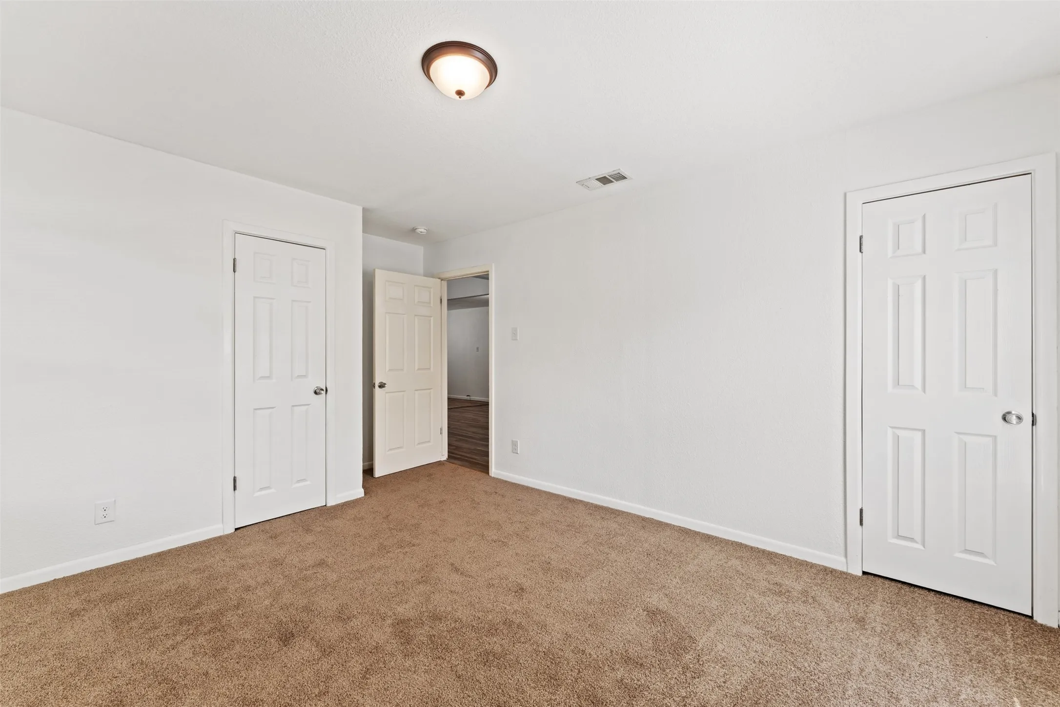 Single Family Residence For Sale in Mc Lennan County , 1924 Connally Street, Waco, Texas 76711, 3 Bedroom, 2 Bathroom, Garage spaces, 1,748 Sqft, built in 1953, mls#21405097, Real Estate Agent in Waco, Homes For Sale in Mc Lennan county, Homes For Sale in Waco, Realtor in Waco Texas, Real Estate Brokerage Independent Realty Texas, Luminita Cordes Realtor