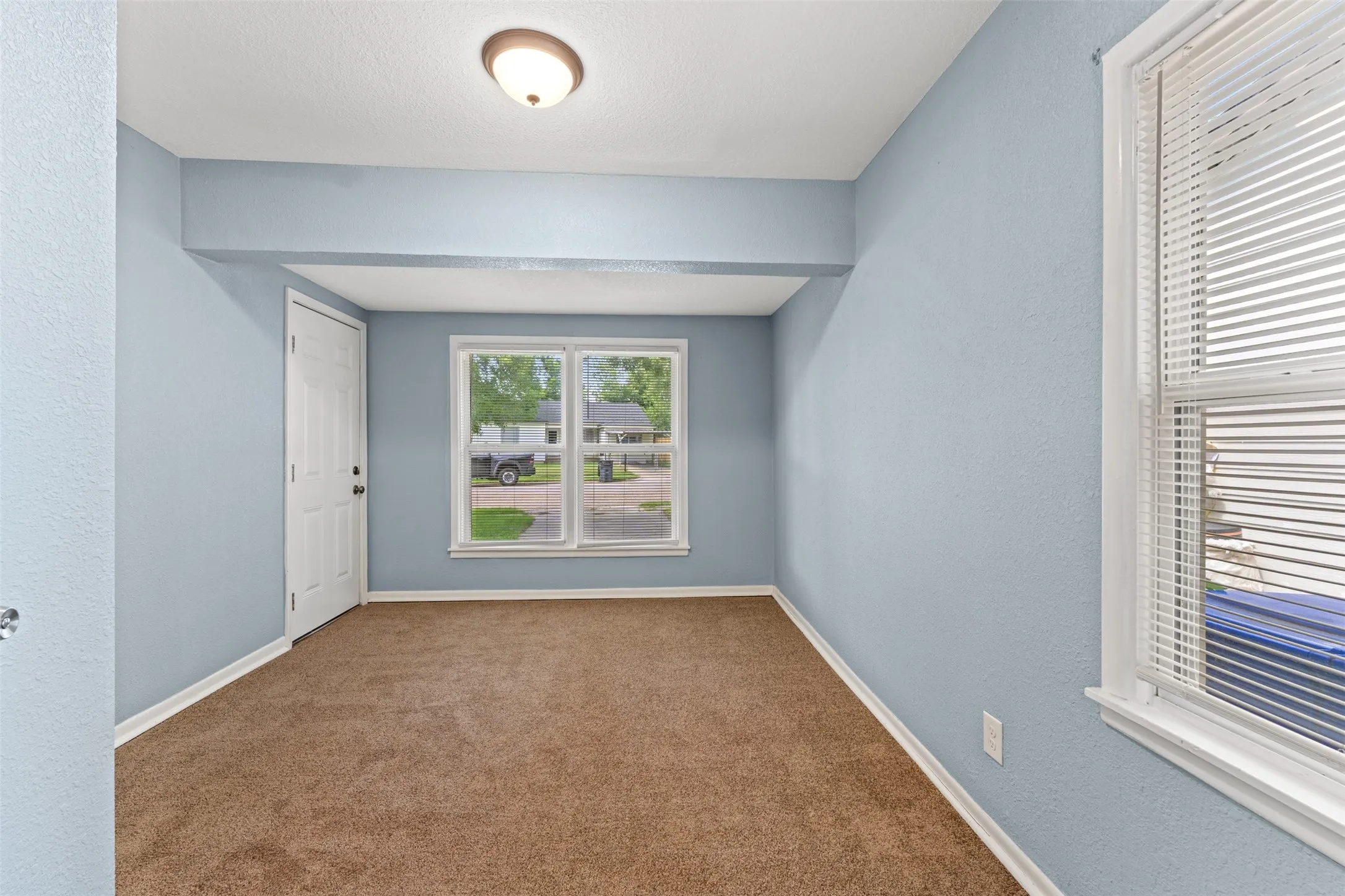 Single Family Residence For Sale in Mc Lennan County , 1924 Connally Street, Waco, Texas 76711, 3 Bedroom, 2 Bathroom, Garage spaces, 1,748 Sqft, built in 1953, mls#21405097, Real Estate Agent in Waco, Homes For Sale in Mc Lennan county, Homes For Sale in Waco, Realtor in Waco Texas, Real Estate Brokerage Independent Realty Texas, Luminita Cordes Realtor