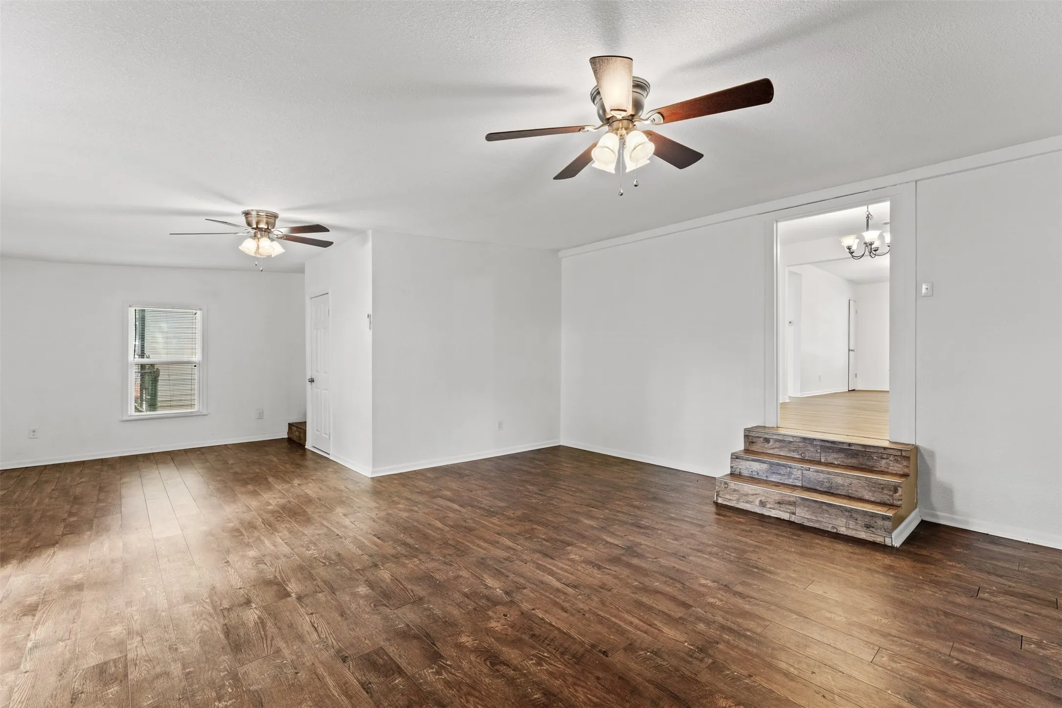 Single Family Residence For Sale in Mc Lennan County , 1924 Connally Street, Waco, Texas 76711, 3 Bedroom, 2 Bathroom, Garage spaces, 1,748 Sqft, built in 1953, mls#21405097, Real Estate Agent in Waco, Homes For Sale in Mc Lennan county, Homes For Sale in Waco, Realtor in Waco Texas, Real Estate Brokerage Independent Realty Texas, Luminita Cordes Realtor