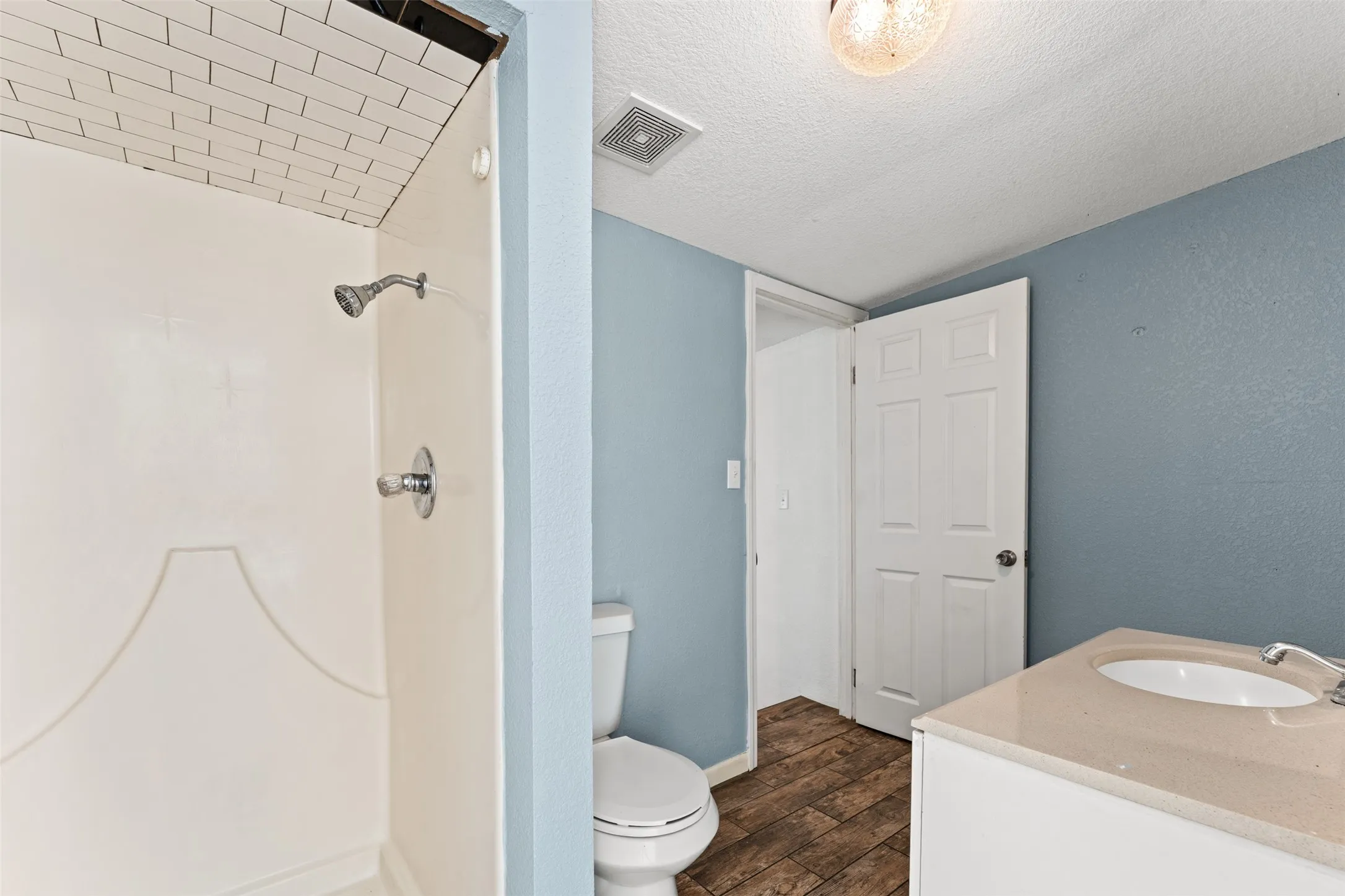 Single Family Residence For Sale in Mc Lennan County , 1924 Connally Street, Waco, Texas 76711, 3 Bedroom, 2 Bathroom, Garage spaces, 1,748 Sqft, built in 1953, mls#21405097, Real Estate Agent in Waco, Homes For Sale in Mc Lennan county, Homes For Sale in Waco, Realtor in Waco Texas, Real Estate Brokerage Independent Realty Texas, Luminita Cordes Realtor
