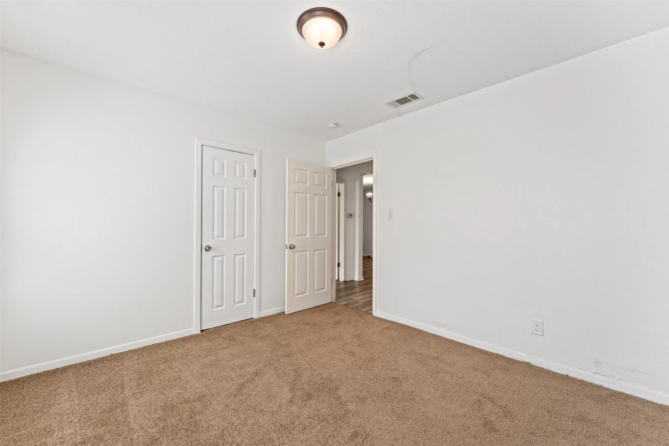 Single Family Residence For Sale in Mc Lennan County , 1924 Connally Street, Waco, Texas 76711, 3 Bedroom, 2 Bathroom, Garage spaces, 1,748 Sqft, built in 1953, mls#21405097, Real Estate Agent in Waco, Homes For Sale in Mc Lennan county, Homes For Sale in Waco, Realtor in Waco Texas, Real Estate Brokerage Independent Realty Texas, Luminita Cordes Realtor