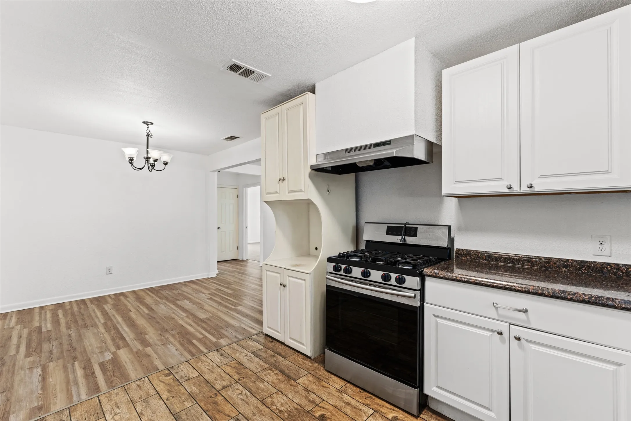 Single Family Residence For Sale in Mc Lennan County , 1924 Connally Street, Waco, Texas 76711, 3 Bedroom, 2 Bathroom, Garage spaces, 1,748 Sqft, built in 1953, mls#21405097, Real Estate Agent in Waco, Homes For Sale in Mc Lennan county, Homes For Sale in Waco, Realtor in Waco Texas, Real Estate Brokerage Independent Realty Texas, Luminita Cordes Realtor