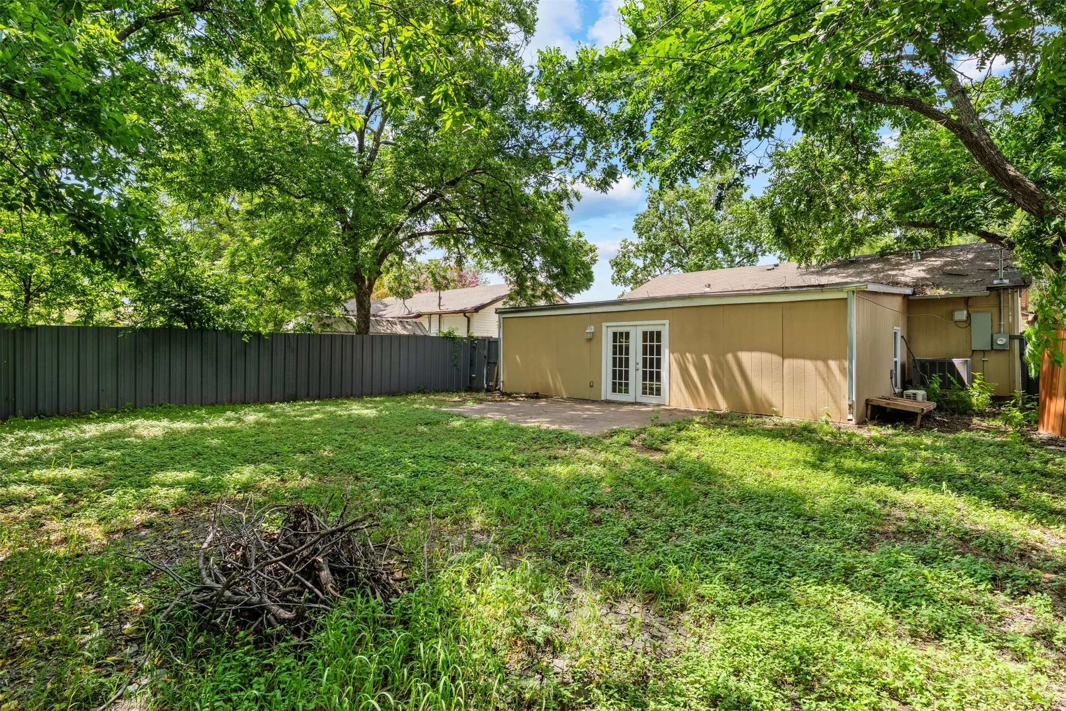 Single Family Residence For Sale in Mc Lennan County , 1924 Connally Street, Waco, Texas 76711, 3 Bedroom, 2 Bathroom, Garage spaces, 1,748 Sqft, built in 1953, mls#21405097, Real Estate Agent in Waco, Homes For Sale in Mc Lennan county, Homes For Sale in Waco, Realtor in Waco Texas, Real Estate Brokerage Independent Realty Texas, Luminita Cordes Realtor