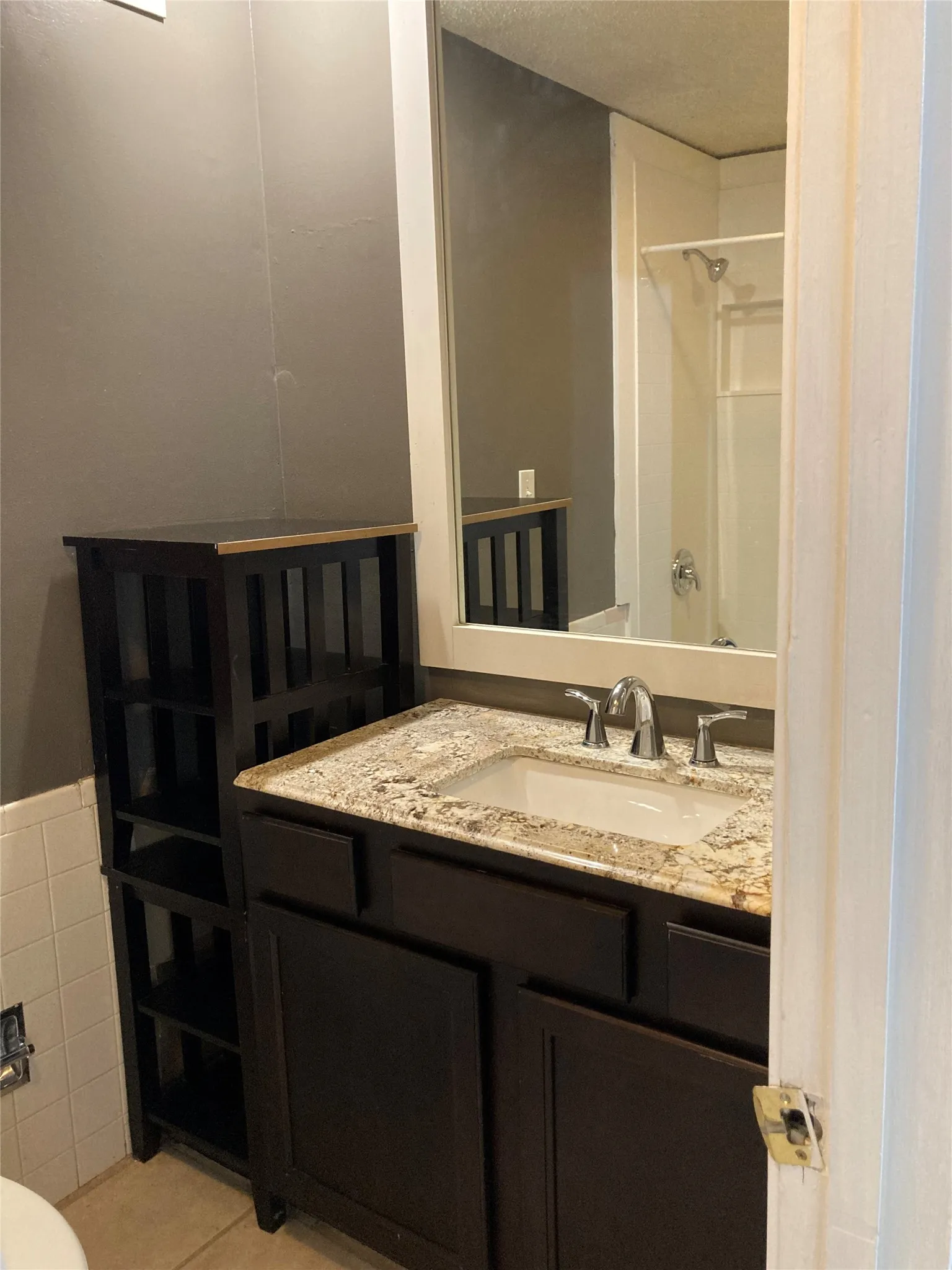 Duplex For Rent in Tarrant County , 2714 Mc Cart Avenue, Fort Worth, Texas 76110, 4 Bedroom, 4 Bathroom, Garage spaces, 2,090 Sqft, built in 1976, mls#21405029, Real Estate Agent in Fort Worth, Homes For Rent in Tarrant county, Homes For Rent in Fort Worth, Realtor in Fort Worth Texas, Real Estate Brokerage Independent Realty Texas, Luminita Cordes Realtor