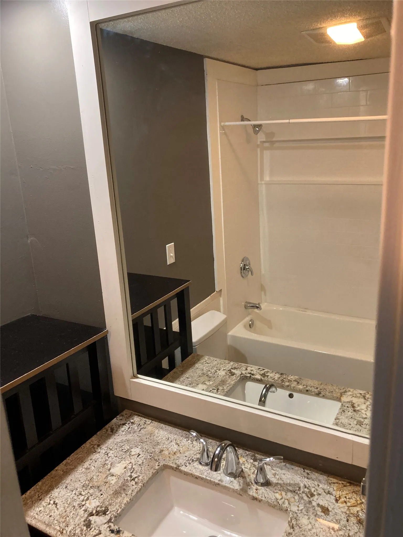 Duplex For Rent in Tarrant County , 2714 Mc Cart Avenue, Fort Worth, Texas 76110, 4 Bedroom, 4 Bathroom, Garage spaces, 2,090 Sqft, built in 1976, mls#21405029, Real Estate Agent in Fort Worth, Homes For Rent in Tarrant county, Homes For Rent in Fort Worth, Realtor in Fort Worth Texas, Real Estate Brokerage Independent Realty Texas, Luminita Cordes Realtor