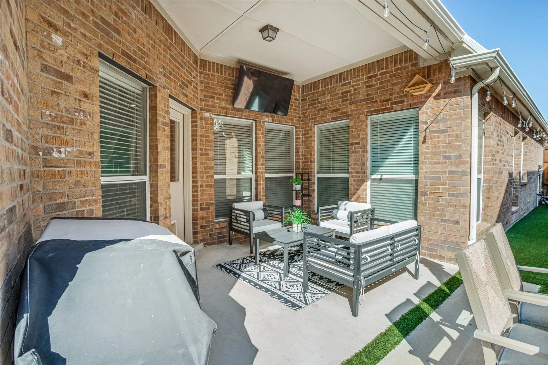 Single Family Residence For Sale in Collin County , 7936 Southmark Drive, Frisco, Texas 75035, 3 Bedroom, 2 Bathroom, 2 Garage spaces, 1,906 Sqft, built in 2006, mls#21405103, Real Estate Agent in Frisco, Homes For Sale in Collin county, Homes For Sale in Frisco, Realtor in Frisco Texas, Real Estate Brokerage Independent Realty Texas, Luminita Cordes Realtor