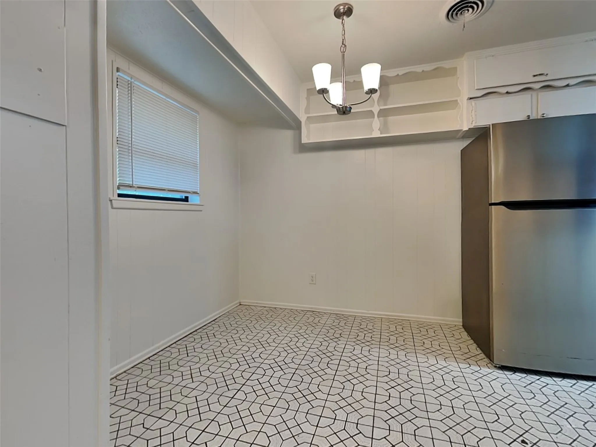 Single Family Residence For Rent in Tarrant County , 605 Thompson Drive, Saginaw, Texas 76179, 3 Bedroom, 2 Bathroom, 2 Garage spaces, 1,292 Sqft, built in 1965, mls#21405085, Real Estate Agent in Saginaw, Homes For Rent in Tarrant county, Homes For Rent in Saginaw, Realtor in Saginaw Texas, Real Estate Brokerage Independent Realty Texas, Luminita Cordes Realtor