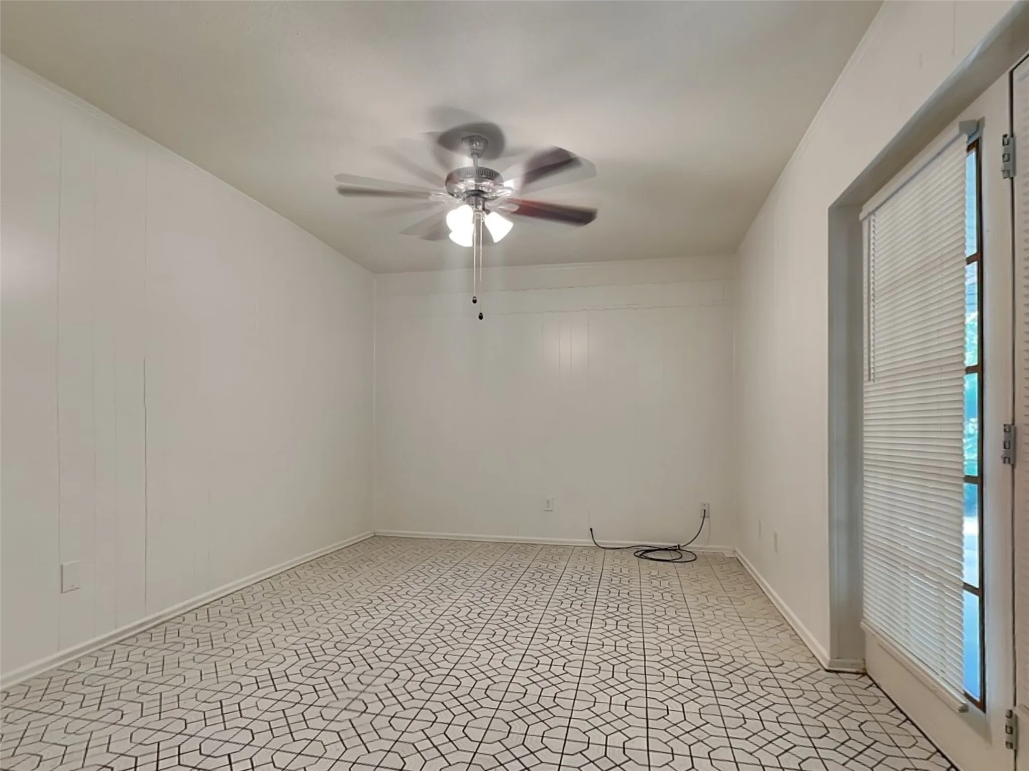 Single Family Residence For Rent in Tarrant County , 605 Thompson Drive, Saginaw, Texas 76179, 3 Bedroom, 2 Bathroom, 2 Garage spaces, 1,292 Sqft, built in 1965, mls#21405085, Real Estate Agent in Saginaw, Homes For Rent in Tarrant county, Homes For Rent in Saginaw, Realtor in Saginaw Texas, Real Estate Brokerage Independent Realty Texas, Luminita Cordes Realtor