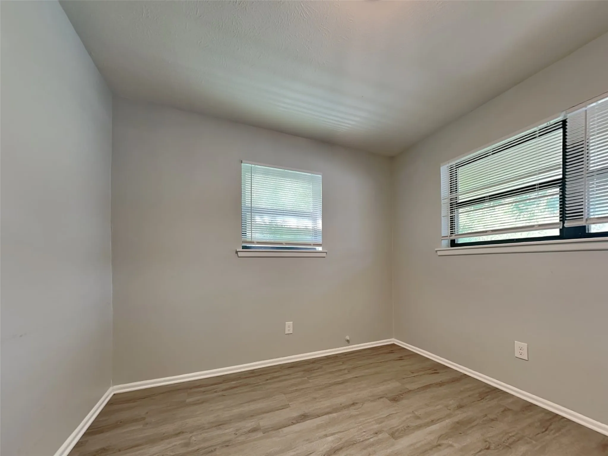 Single Family Residence For Rent in Tarrant County , 605 Thompson Drive, Saginaw, Texas 76179, 3 Bedroom, 2 Bathroom, 2 Garage spaces, 1,292 Sqft, built in 1965, mls#21405085, Real Estate Agent in Saginaw, Homes For Rent in Tarrant county, Homes For Rent in Saginaw, Realtor in Saginaw Texas, Real Estate Brokerage Independent Realty Texas, Luminita Cordes Realtor