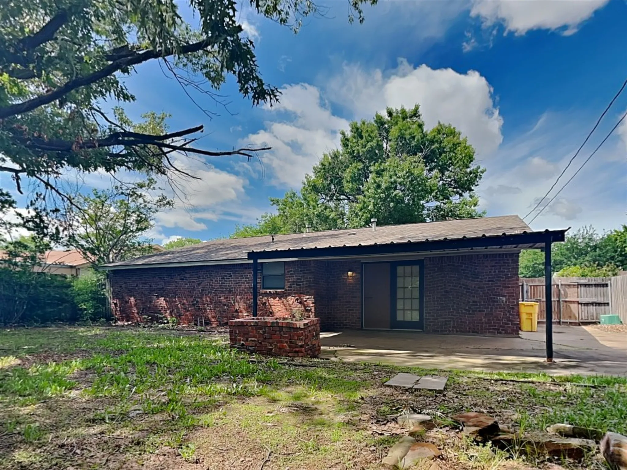Single Family Residence For Rent in Tarrant County , 605 Thompson Drive, Saginaw, Texas 76179, 3 Bedroom, 2 Bathroom, 2 Garage spaces, 1,292 Sqft, built in 1965, mls#21405085, Real Estate Agent in Saginaw, Homes For Rent in Tarrant county, Homes For Rent in Saginaw, Realtor in Saginaw Texas, Real Estate Brokerage Independent Realty Texas, Luminita Cordes Realtor