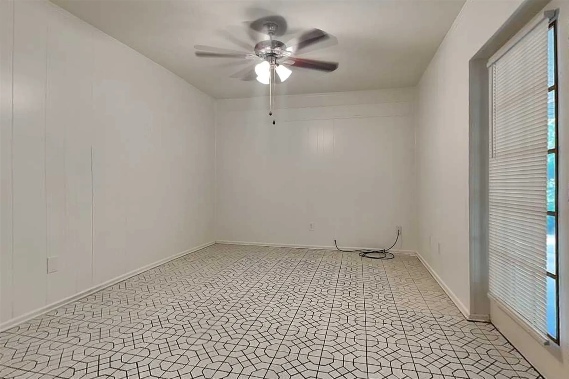 Single Family Residence For Rent in Tarrant County , 605 Thompson Drive, Saginaw, Texas 76179, 3 Bedroom, 2 Bathroom, 2 Garage spaces, 1,292 Sqft, built in 1965, mls#21405085, Real Estate Agent in Saginaw, Homes For Rent in Tarrant county, Homes For Rent in Saginaw, Realtor in Saginaw Texas, Real Estate Brokerage Independent Realty Texas, Luminita Cordes Realtor