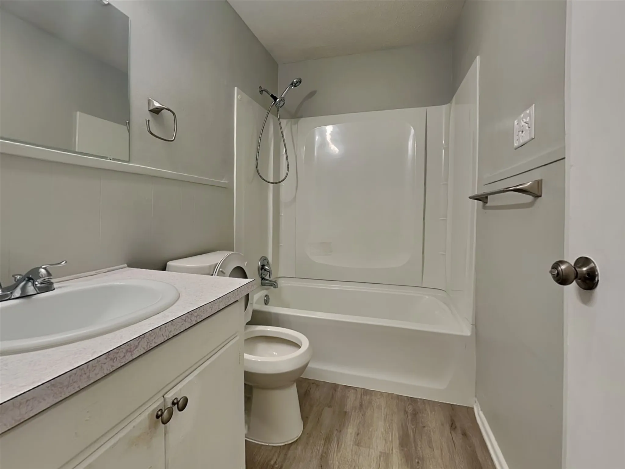 Single Family Residence For Rent in Tarrant County , 605 Thompson Drive, Saginaw, Texas 76179, 3 Bedroom, 2 Bathroom, 2 Garage spaces, 1,292 Sqft, built in 1965, mls#21405085, Real Estate Agent in Saginaw, Homes For Rent in Tarrant county, Homes For Rent in Saginaw, Realtor in Saginaw Texas, Real Estate Brokerage Independent Realty Texas, Luminita Cordes Realtor