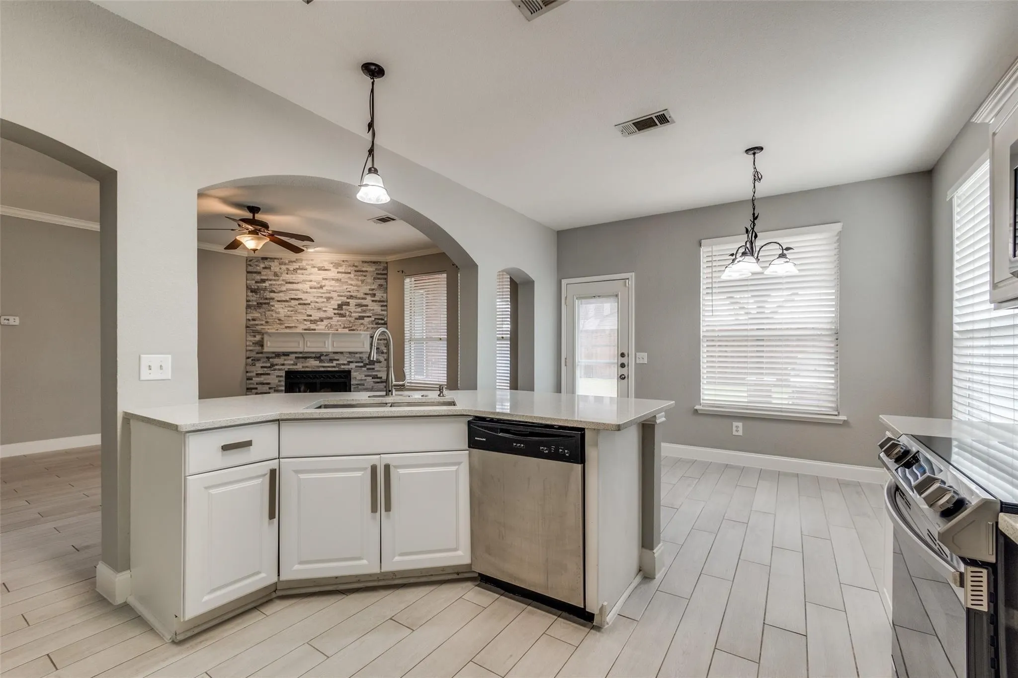 Single Family Residence For Rent in Denton County , 1625 Mallard Drive, Corinth, Texas 76210, 3 Bedroom, 2 Bathroom, 2 Garage spaces, 2,186 Sqft, built in 1998, mls#21403586, Real Estate Agent in Corinth, Homes For Rent in Denton county, Homes For Rent in Corinth, Realtor in Corinth Texas, Real Estate Brokerage Independent Realty Texas, Luminita Cordes Realtor