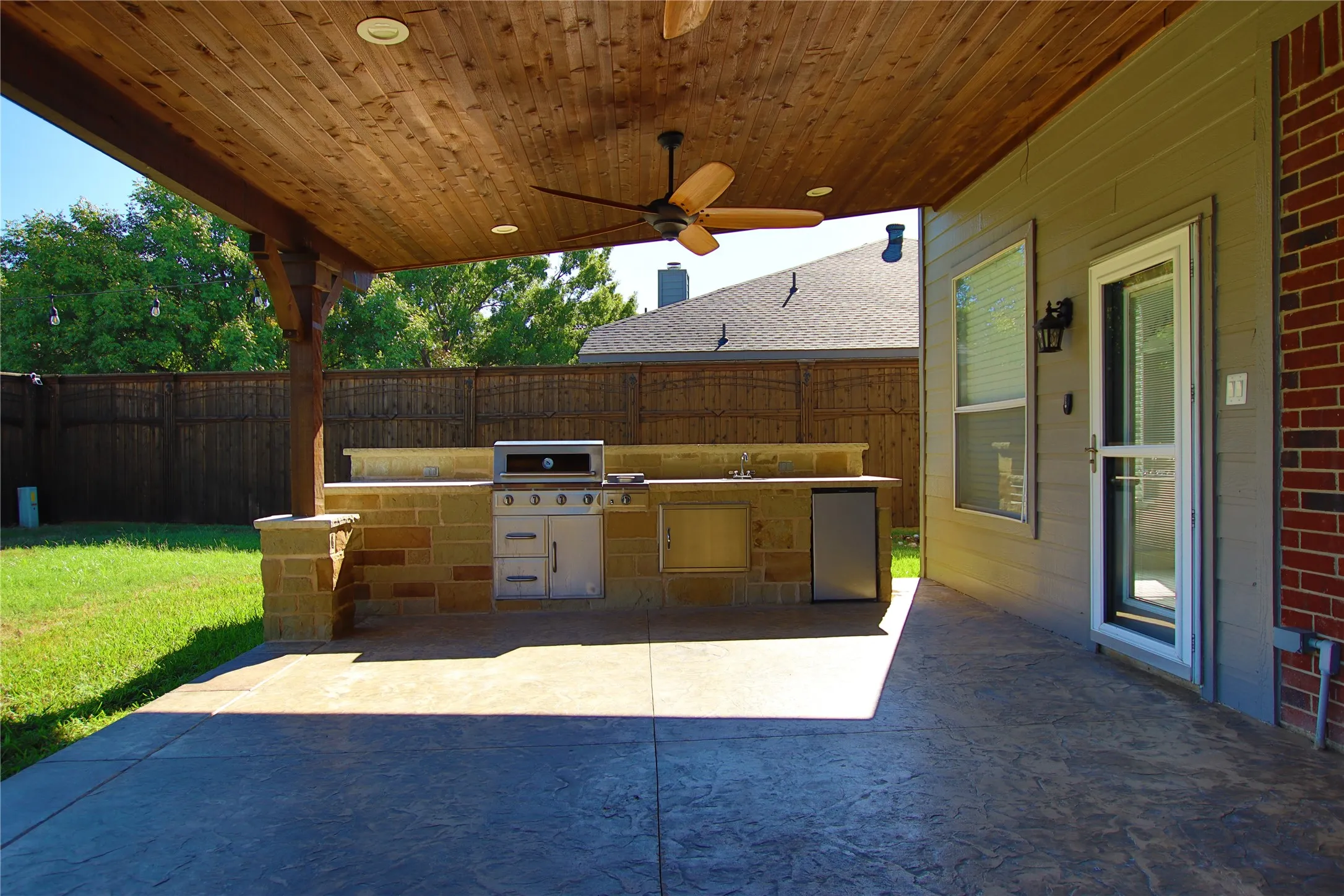 Single Family Residence For Rent in Denton County , 1625 Mallard Drive, Corinth, Texas 76210, 3 Bedroom, 2 Bathroom, 2 Garage spaces, 2,186 Sqft, built in 1998, mls#21403586, Real Estate Agent in Corinth, Homes For Rent in Denton county, Homes For Rent in Corinth, Realtor in Corinth Texas, Real Estate Brokerage Independent Realty Texas, Luminita Cordes Realtor