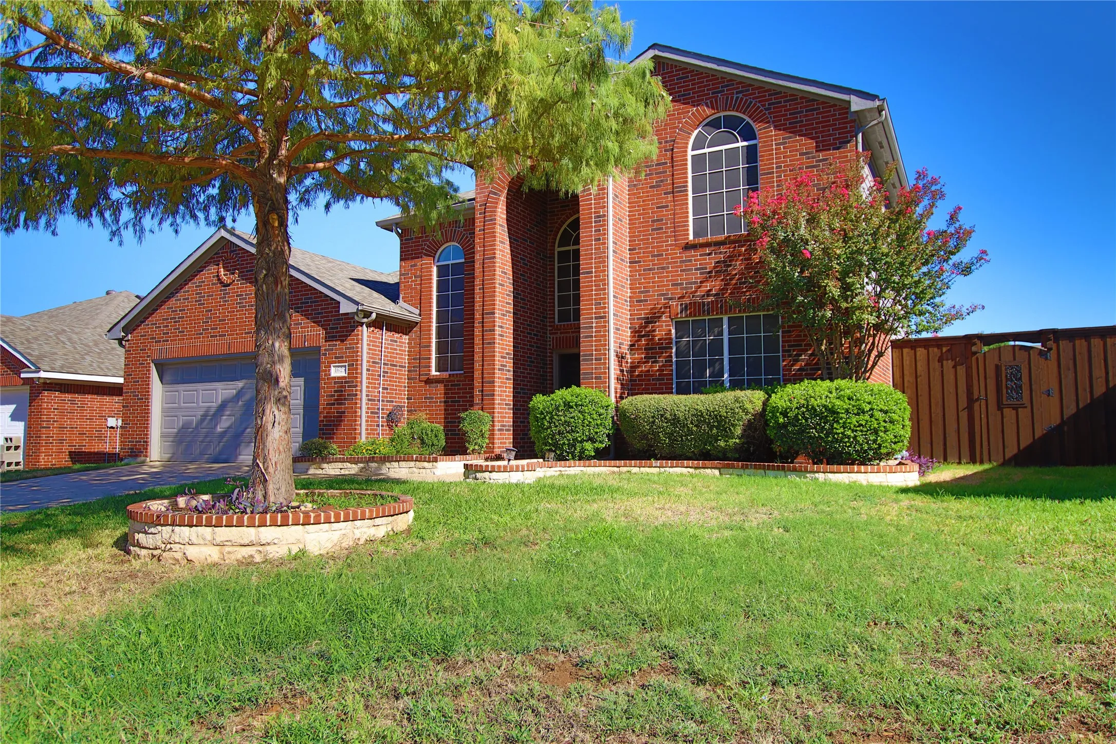 Single Family Residence For Rent in Denton County , 1625 Mallard Drive, Corinth, Texas 76210, 3 Bedroom, 2 Bathroom, 2 Garage spaces, 2,186 Sqft, built in 1998, mls#21403586, Real Estate Agent in Corinth, Homes For Rent in Denton county, Homes For Rent in Corinth, Realtor in Corinth Texas, Real Estate Brokerage Independent Realty Texas, Luminita Cordes Realtor