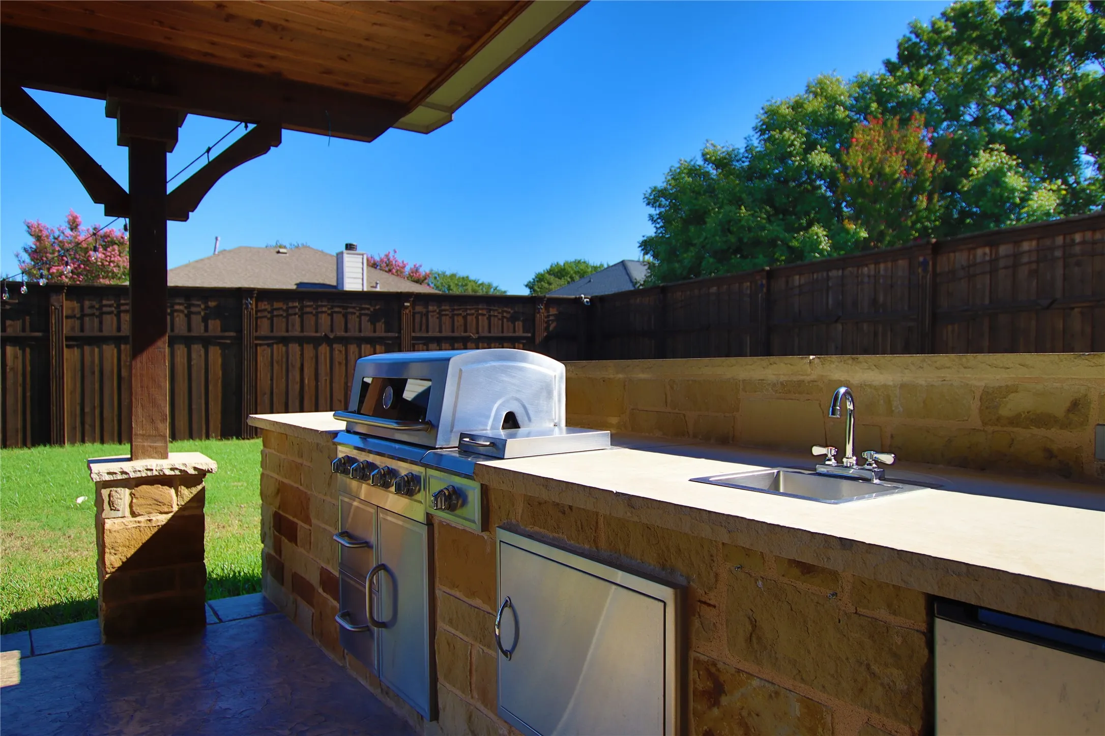 Single Family Residence For Rent in Denton County , 1625 Mallard Drive, Corinth, Texas 76210, 3 Bedroom, 2 Bathroom, 2 Garage spaces, 2,186 Sqft, built in 1998, mls#21403586, Real Estate Agent in Corinth, Homes For Rent in Denton county, Homes For Rent in Corinth, Realtor in Corinth Texas, Real Estate Brokerage Independent Realty Texas, Luminita Cordes Realtor