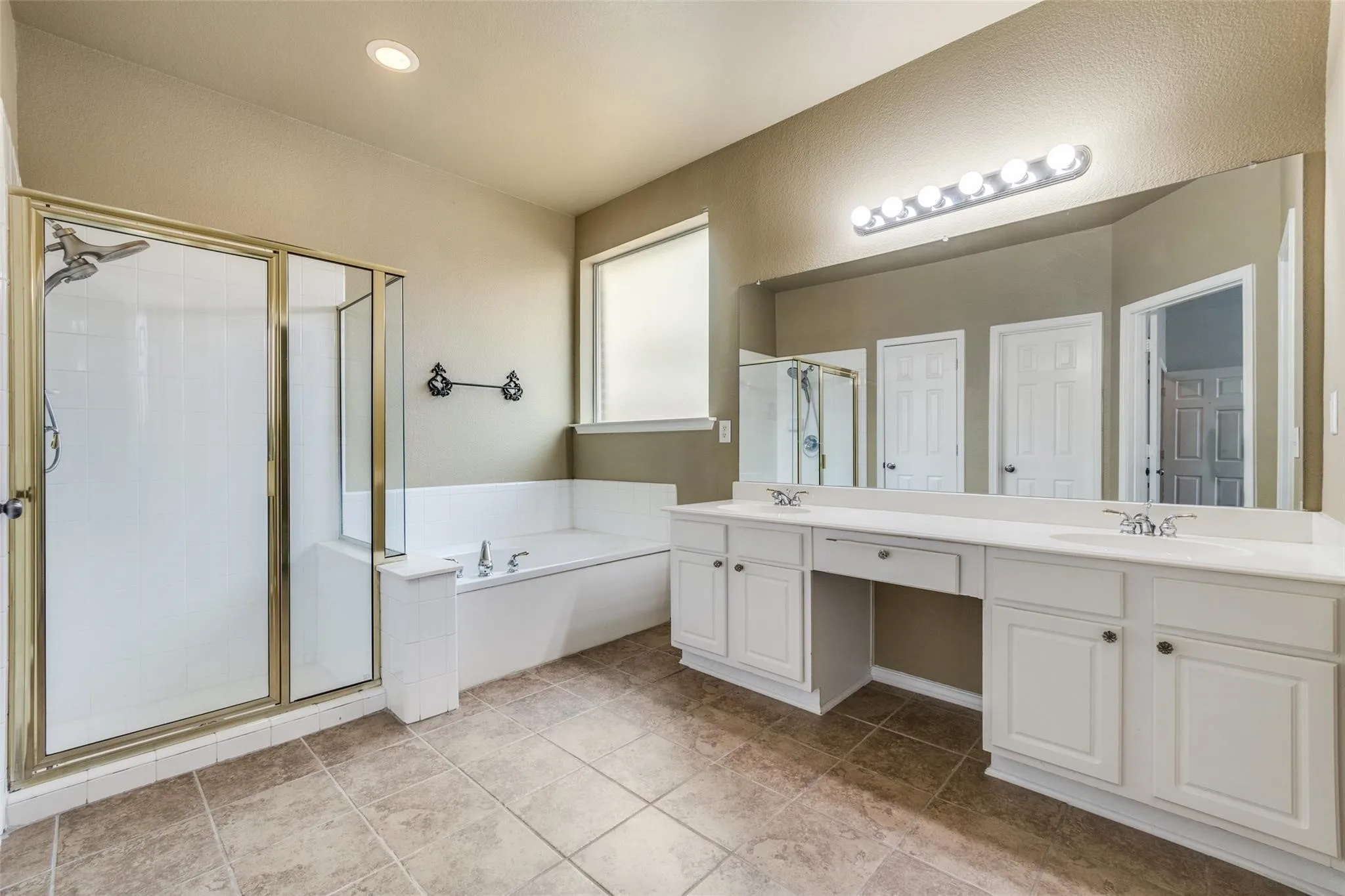 Single Family Residence For Rent in Denton County , 1625 Mallard Drive, Corinth, Texas 76210, 3 Bedroom, 2 Bathroom, 2 Garage spaces, 2,186 Sqft, built in 1998, mls#21403586, Real Estate Agent in Corinth, Homes For Rent in Denton county, Homes For Rent in Corinth, Realtor in Corinth Texas, Real Estate Brokerage Independent Realty Texas, Luminita Cordes Realtor