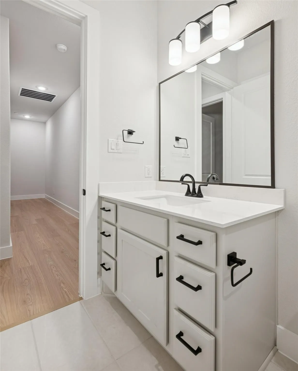 Townhouse For Rent in Denton County , 4345 Corn Husk Drive, Frisco, Texas 75033, 3 Bedroom, 3 Bathroom, 2 Garage spaces, 2,460 Sqft, built in 2025, mls#21403610, Real Estate Agent in Frisco, Homes For Rent in Denton county, Homes For Rent in Frisco, Realtor in Frisco Texas, Real Estate Brokerage Independent Realty Texas, Luminita Cordes Realtor