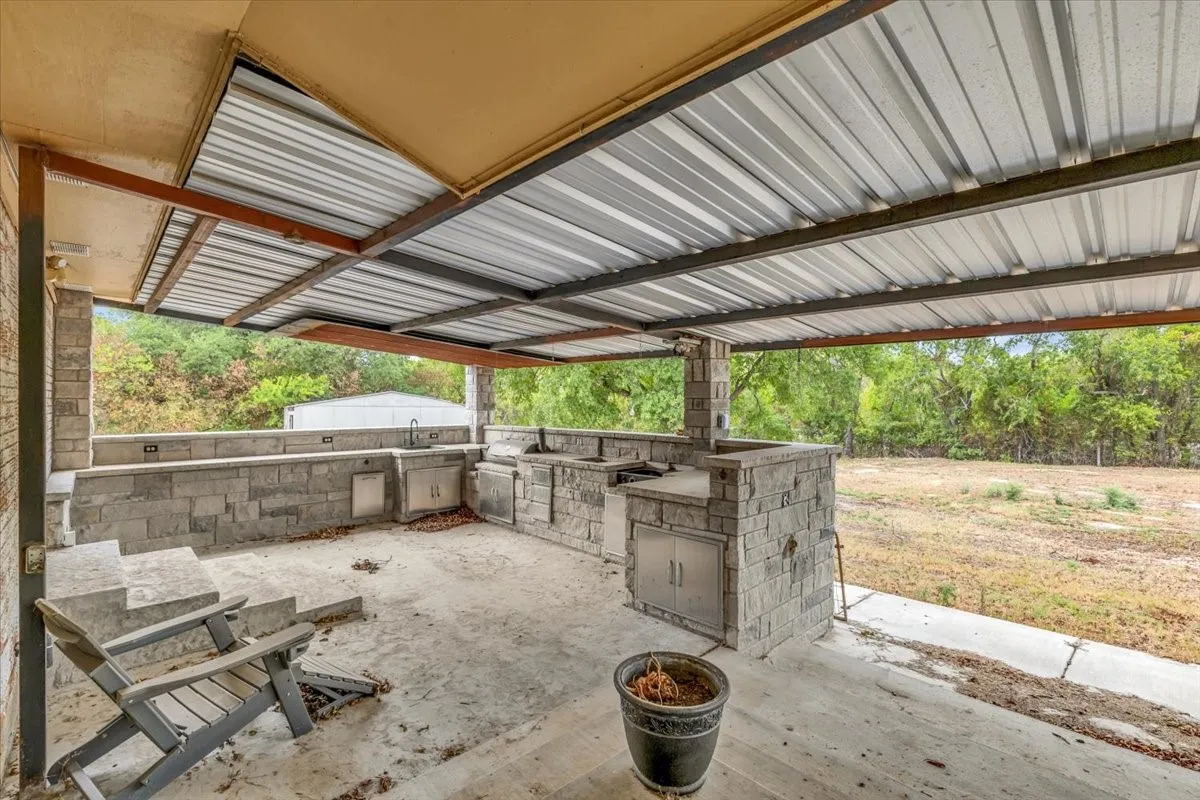 Single Family Residence For Sale in Erath County , 760 College Farm, Stephenville, Texas 76401, 3 Bedroom, 3 Bathroom, Garage spaces, 1,873 Sqft, built in 1952, mls#21405108, Real Estate Agent in Stephenville, Homes For Sale in Erath county, Homes For Sale in Stephenville, Realtor in Stephenville Texas, Real Estate Brokerage Independent Realty Texas, Luminita Cordes Realtor