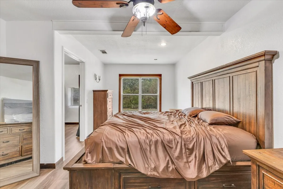 Single Family Residence For Sale in Erath County , 760 College Farm, Stephenville, Texas 76401, 3 Bedroom, 3 Bathroom, Garage spaces, 1,873 Sqft, built in 1952, mls#21405108, Real Estate Agent in Stephenville, Homes For Sale in Erath county, Homes For Sale in Stephenville, Realtor in Stephenville Texas, Real Estate Brokerage Independent Realty Texas, Luminita Cordes Realtor