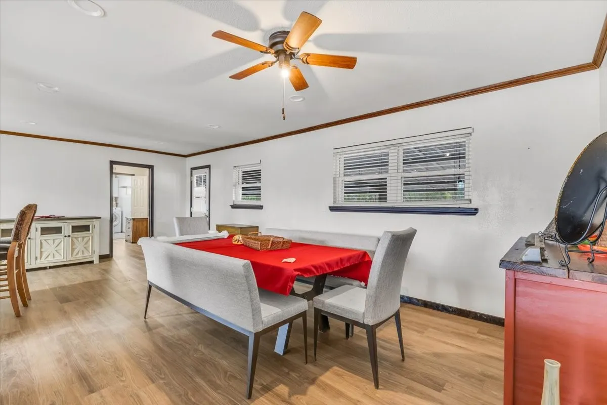 Single Family Residence For Sale in Erath County , 760 College Farm, Stephenville, Texas 76401, 3 Bedroom, 3 Bathroom, Garage spaces, 1,873 Sqft, built in 1952, mls#21405108, Real Estate Agent in Stephenville, Homes For Sale in Erath county, Homes For Sale in Stephenville, Realtor in Stephenville Texas, Real Estate Brokerage Independent Realty Texas, Luminita Cordes Realtor