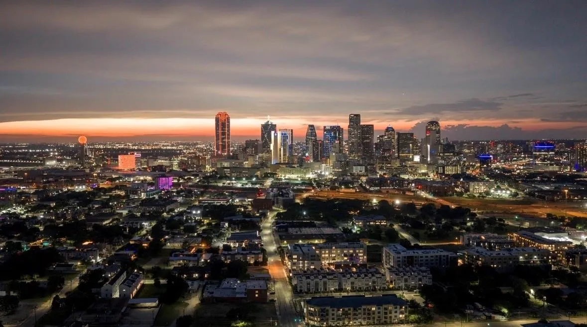 Condominium For Sale in Dallas County , 1901 S Harwood Street 305, Dallas, Texas 75215, 2 Bedroom, 3 Bathroom, Garage spaces, 2,156 Sqft, built in 2021, mls#21404997, Real Estate Agent in Dallas, Homes For Sale in Dallas county, Homes For Sale in Dallas, Realtor in Dallas Texas, Real Estate Brokerage Independent Realty Texas, Luminita Cordes Realtor