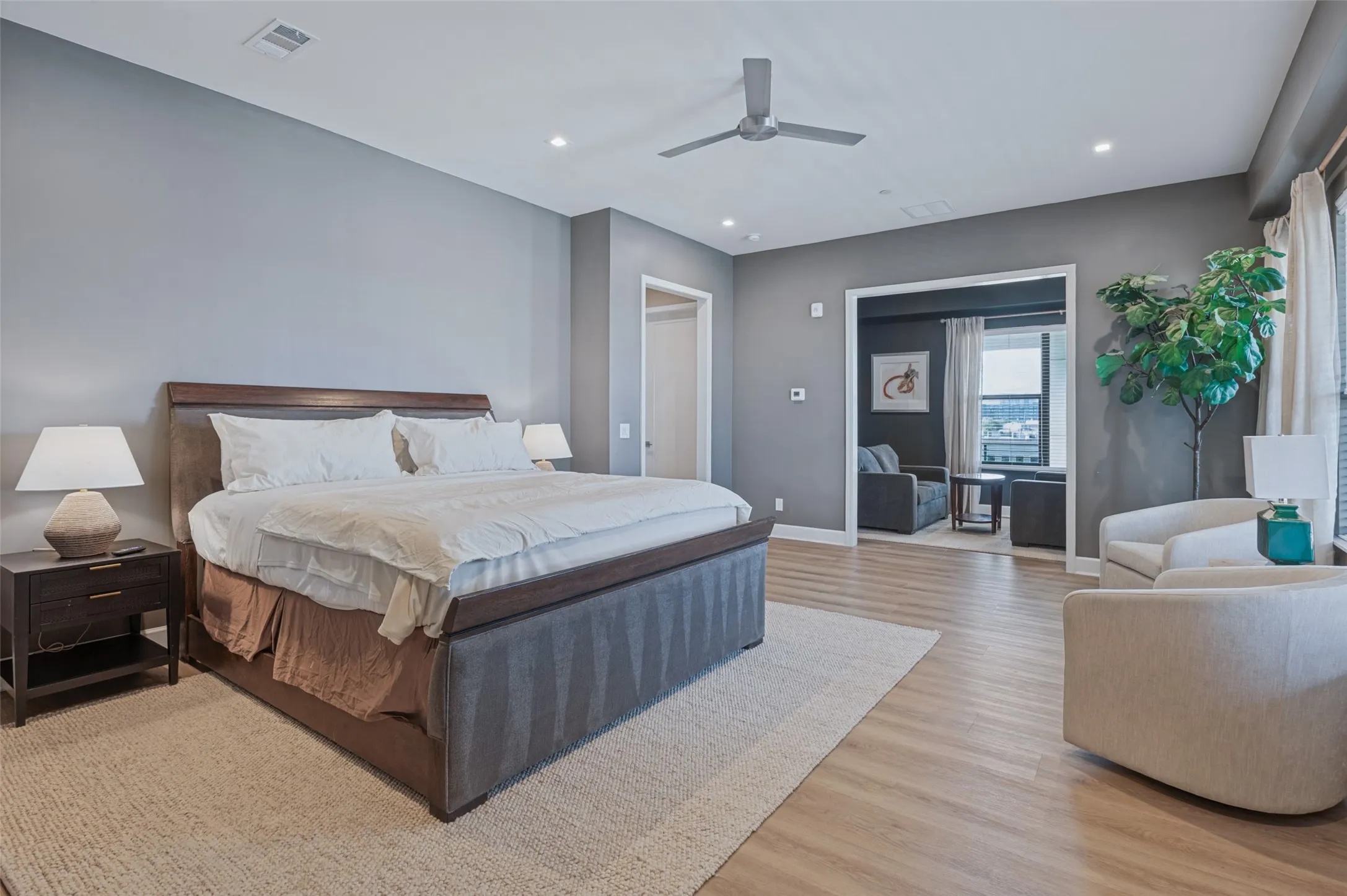 Condominium For Sale in Dallas County , 1901 S Harwood Street 305, Dallas, Texas 75215, 2 Bedroom, 3 Bathroom, Garage spaces, 2,156 Sqft, built in 2021, mls#21404997, Real Estate Agent in Dallas, Homes For Sale in Dallas county, Homes For Sale in Dallas, Realtor in Dallas Texas, Real Estate Brokerage Independent Realty Texas, Luminita Cordes Realtor