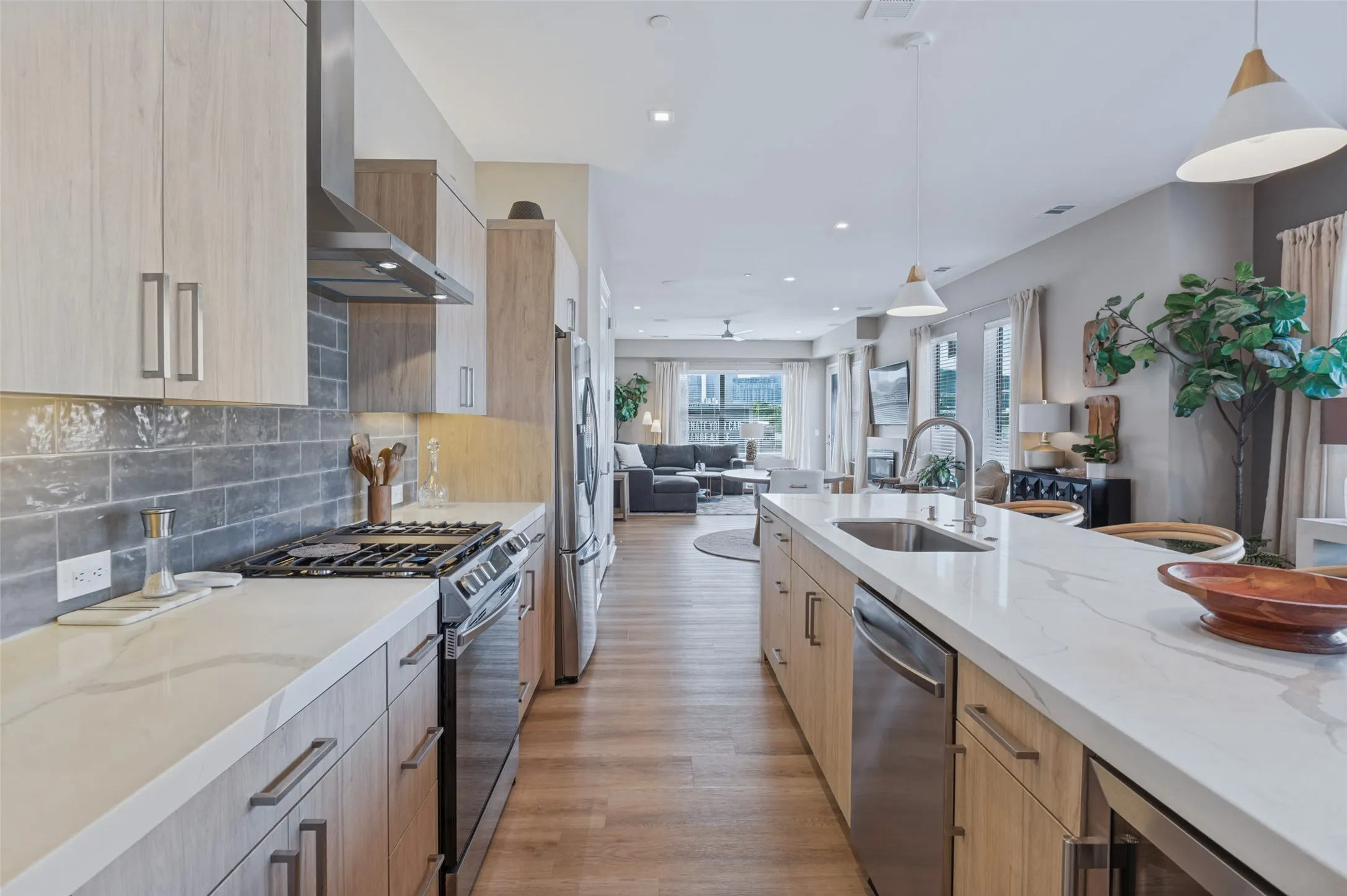 Condominium For Sale in Dallas County , 1901 S Harwood Street 305, Dallas, Texas 75215, 2 Bedroom, 3 Bathroom, Garage spaces, 2,156 Sqft, built in 2021, mls#21404997, Real Estate Agent in Dallas, Homes For Sale in Dallas county, Homes For Sale in Dallas, Realtor in Dallas Texas, Real Estate Brokerage Independent Realty Texas, Luminita Cordes Realtor