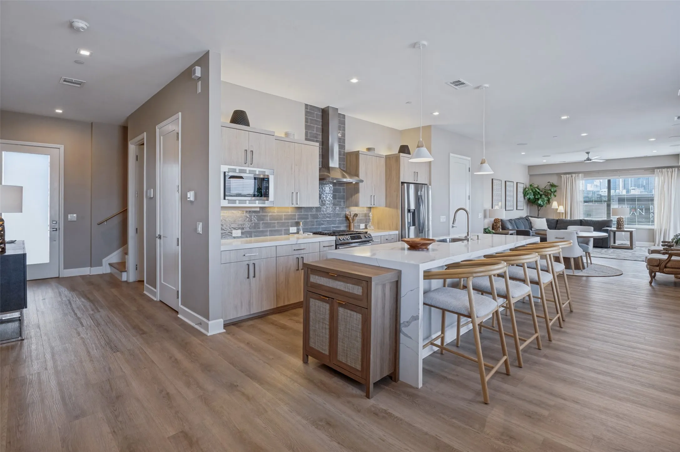 Condominium For Sale in Dallas County , 1901 S Harwood Street 305, Dallas, Texas 75215, 2 Bedroom, 3 Bathroom, Garage spaces, 2,156 Sqft, built in 2021, mls#21404997, Real Estate Agent in Dallas, Homes For Sale in Dallas county, Homes For Sale in Dallas, Realtor in Dallas Texas, Real Estate Brokerage Independent Realty Texas, Luminita Cordes Realtor