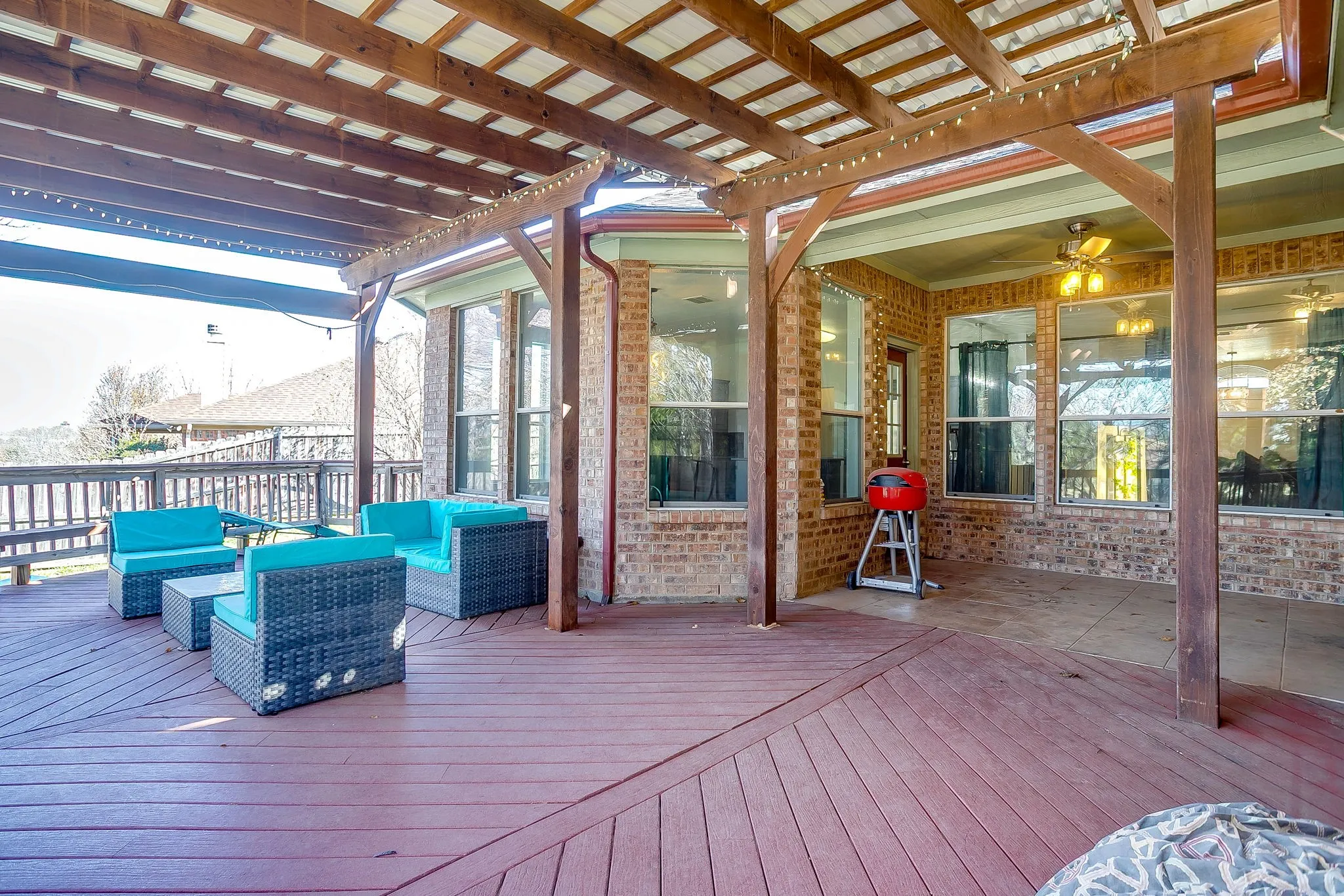 Single Family Residence For Sale in Parker County , 2226 Creek Side Drive, Weatherford, Texas 76087, 3 Bedroom, 2 Bathroom, 2 Garage spaces, 2,015 Sqft, built in 2003, mls#21404290, Real Estate Agent in Weatherford, Homes For Sale in Parker county, Homes For Sale in Weatherford, Realtor in Weatherford Texas, Real Estate Brokerage Independent Realty Texas, Luminita Cordes Realtor