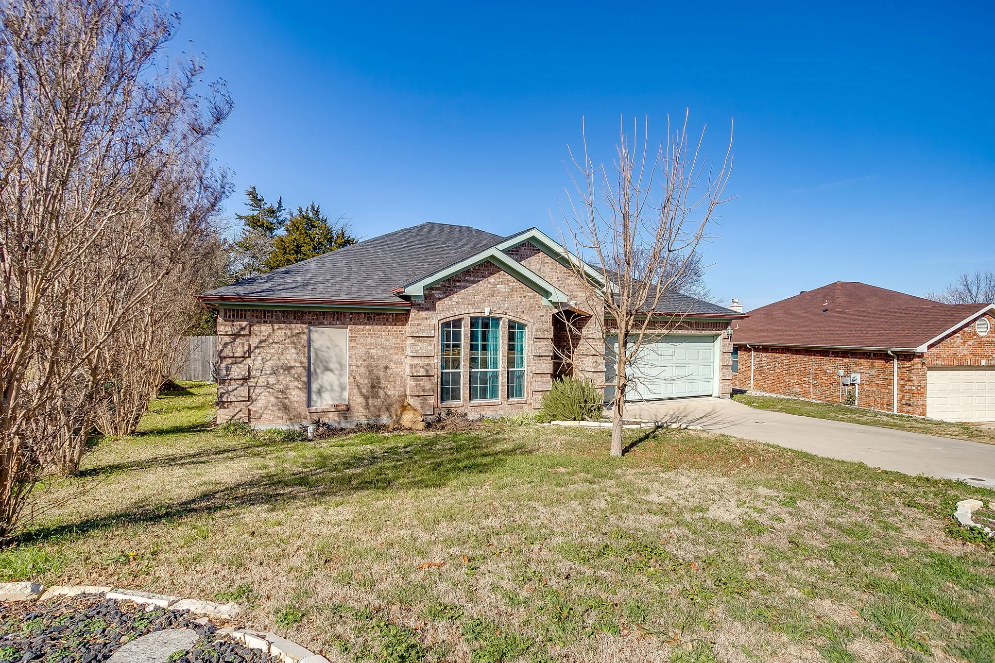 Single Family Residence For Sale in Parker County , 2226 Creek Side Drive, Weatherford, Texas 76087, 3 Bedroom, 2 Bathroom, 2 Garage spaces, 2,015 Sqft, built in 2003, mls#21404290, Real Estate Agent in Weatherford, Homes For Sale in Parker county, Homes For Sale in Weatherford, Realtor in Weatherford Texas, Real Estate Brokerage Independent Realty Texas, Luminita Cordes Realtor