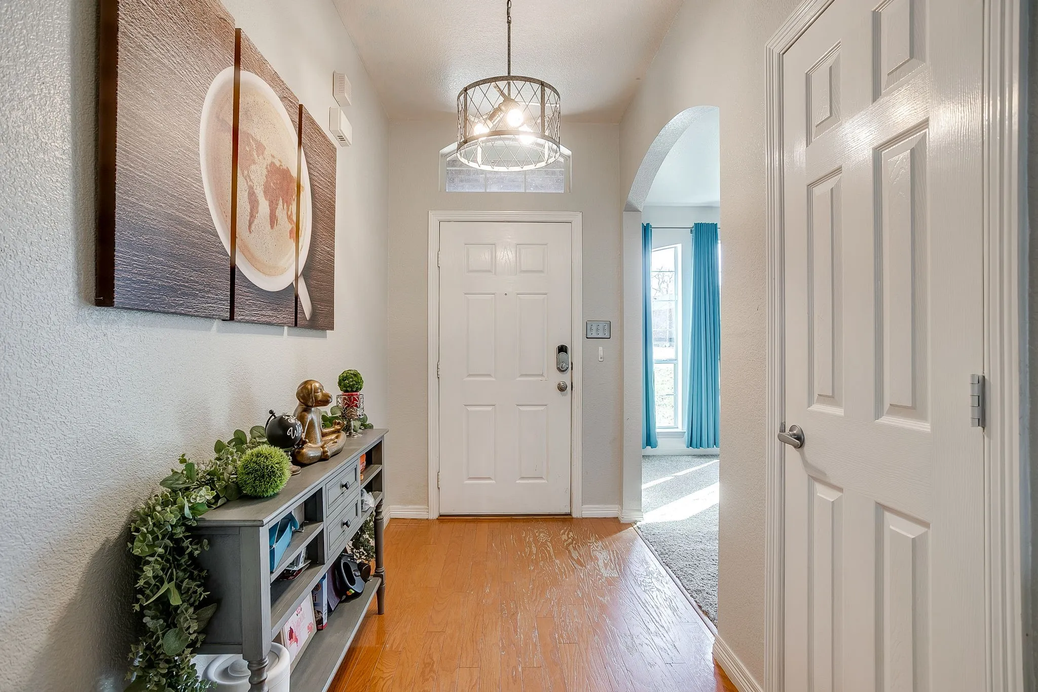 Single Family Residence For Sale in Parker County , 2226 Creek Side Drive, Weatherford, Texas 76087, 3 Bedroom, 2 Bathroom, 2 Garage spaces, 2,015 Sqft, built in 2003, mls#21404290, Real Estate Agent in Weatherford, Homes For Sale in Parker county, Homes For Sale in Weatherford, Realtor in Weatherford Texas, Real Estate Brokerage Independent Realty Texas, Luminita Cordes Realtor