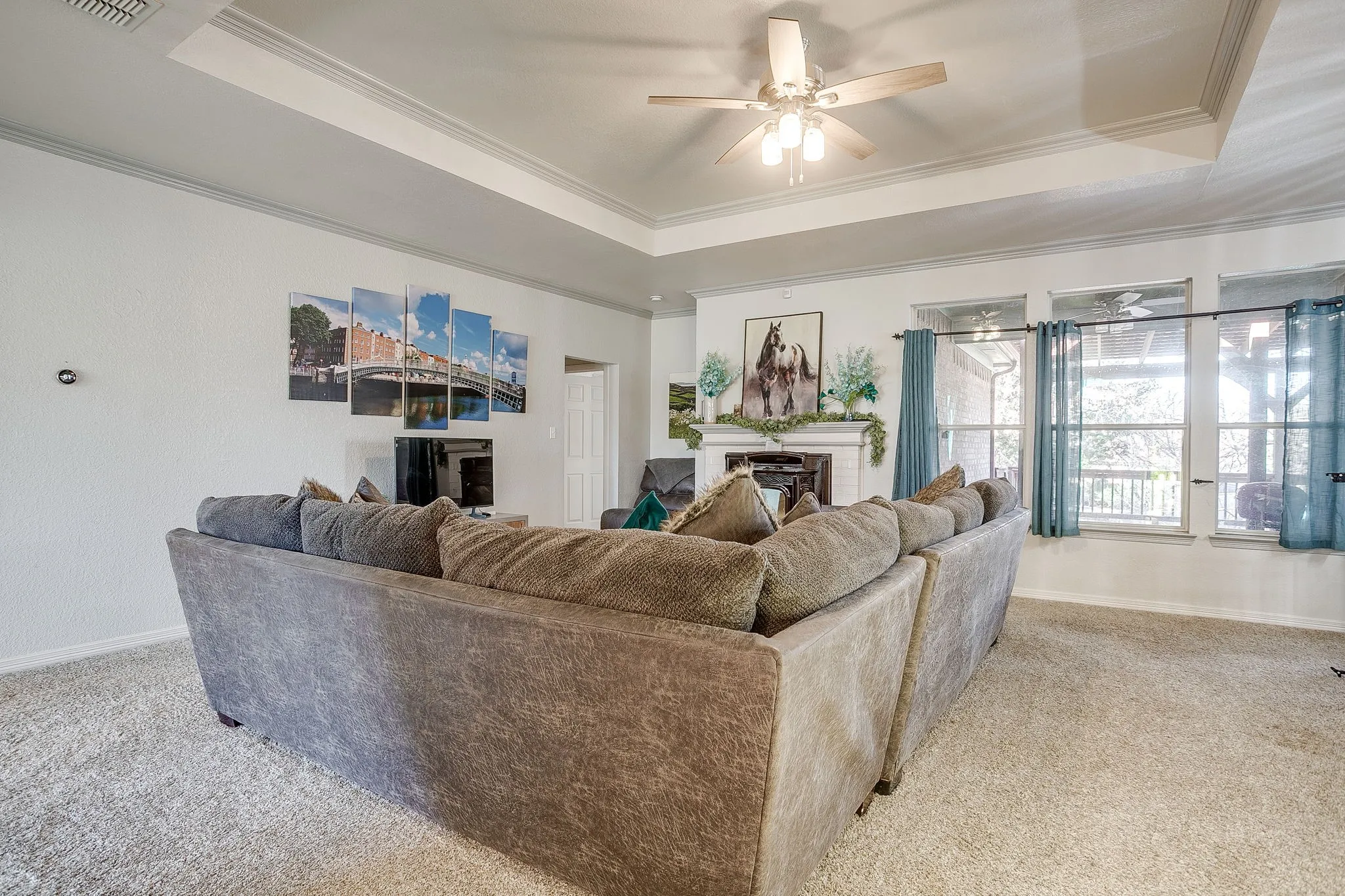 Single Family Residence For Sale in Parker County , 2226 Creek Side Drive, Weatherford, Texas 76087, 3 Bedroom, 2 Bathroom, 2 Garage spaces, 2,015 Sqft, built in 2003, mls#21404290, Real Estate Agent in Weatherford, Homes For Sale in Parker county, Homes For Sale in Weatherford, Realtor in Weatherford Texas, Real Estate Brokerage Independent Realty Texas, Luminita Cordes Realtor
