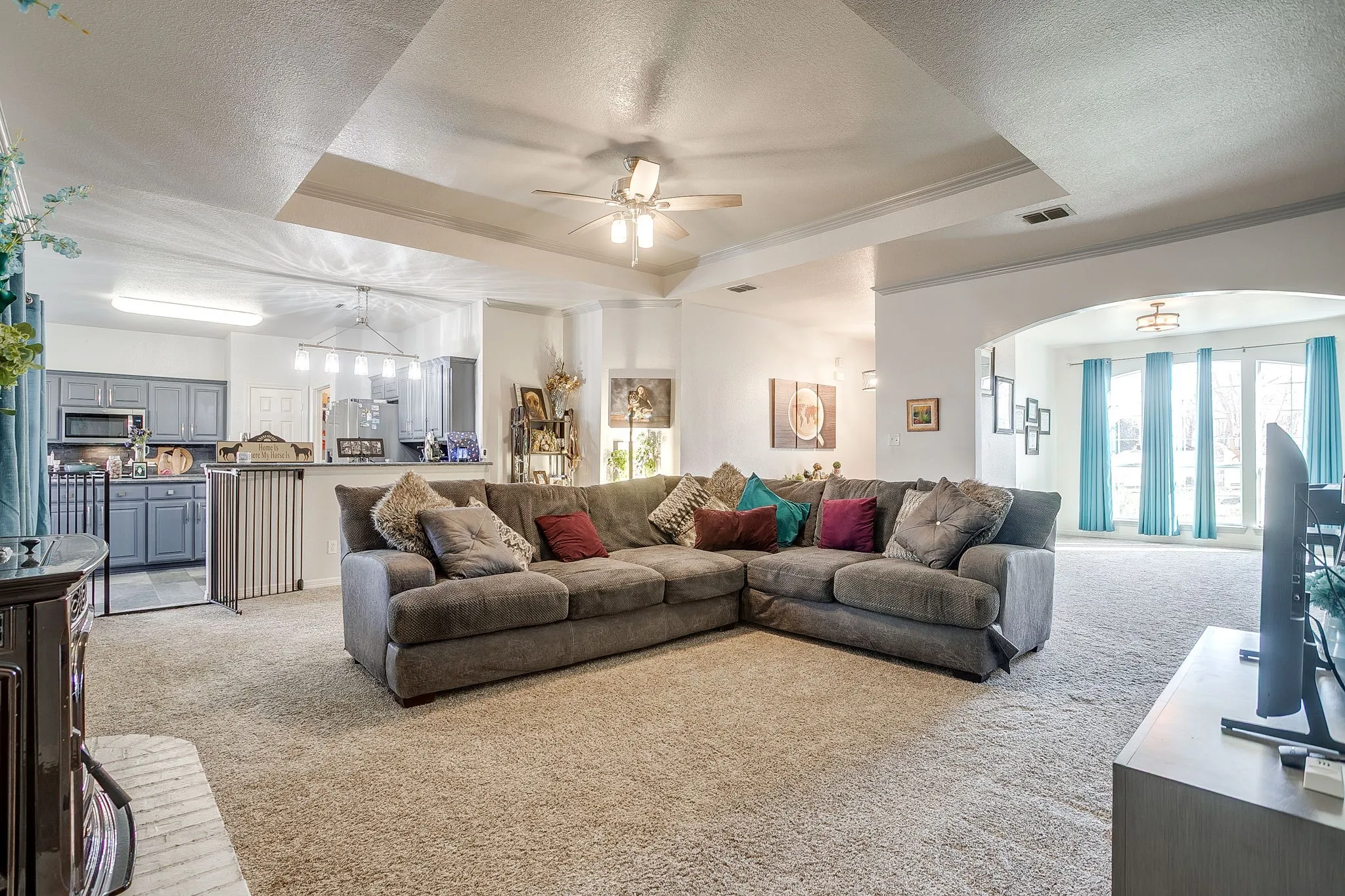 Single Family Residence For Sale in Parker County , 2226 Creek Side Drive, Weatherford, Texas 76087, 3 Bedroom, 2 Bathroom, 2 Garage spaces, 2,015 Sqft, built in 2003, mls#21404290, Real Estate Agent in Weatherford, Homes For Sale in Parker county, Homes For Sale in Weatherford, Realtor in Weatherford Texas, Real Estate Brokerage Independent Realty Texas, Luminita Cordes Realtor