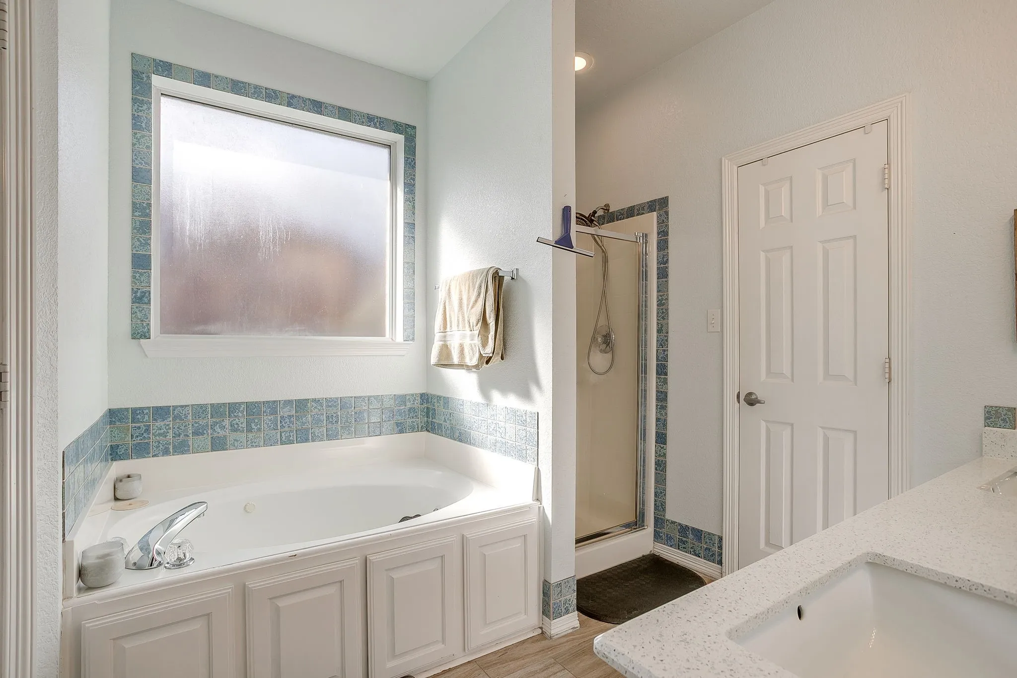 Single Family Residence For Sale in Parker County , 2226 Creek Side Drive, Weatherford, Texas 76087, 3 Bedroom, 2 Bathroom, 2 Garage spaces, 2,015 Sqft, built in 2003, mls#21404290, Real Estate Agent in Weatherford, Homes For Sale in Parker county, Homes For Sale in Weatherford, Realtor in Weatherford Texas, Real Estate Brokerage Independent Realty Texas, Luminita Cordes Realtor