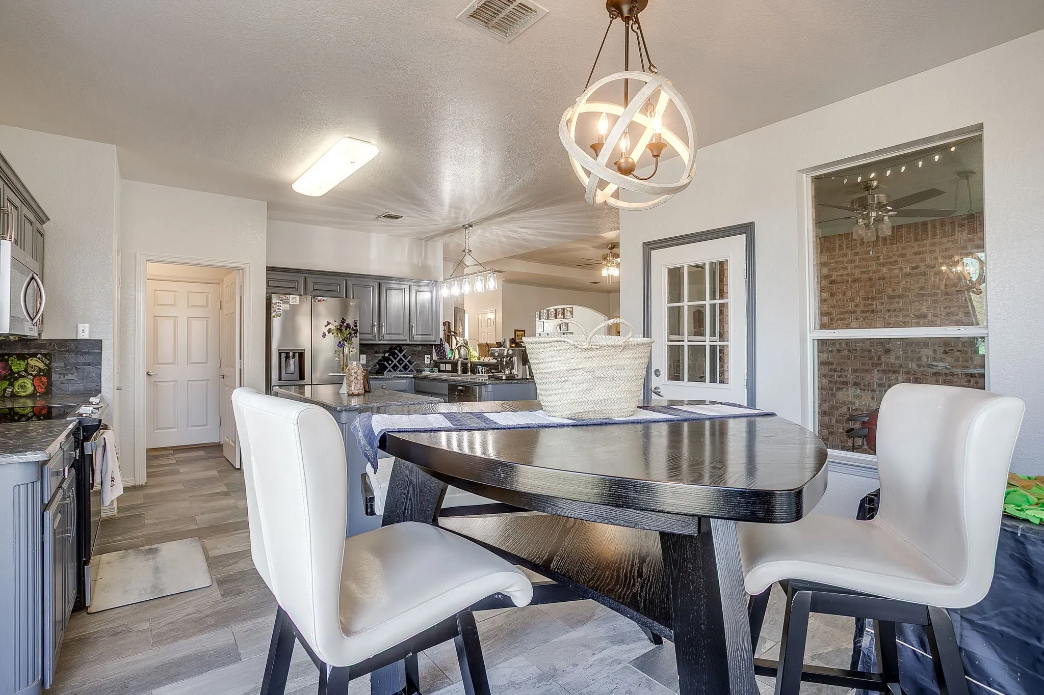Single Family Residence For Sale in Parker County , 2226 Creek Side Drive, Weatherford, Texas 76087, 3 Bedroom, 2 Bathroom, 2 Garage spaces, 2,015 Sqft, built in 2003, mls#21404290, Real Estate Agent in Weatherford, Homes For Sale in Parker county, Homes For Sale in Weatherford, Realtor in Weatherford Texas, Real Estate Brokerage Independent Realty Texas, Luminita Cordes Realtor