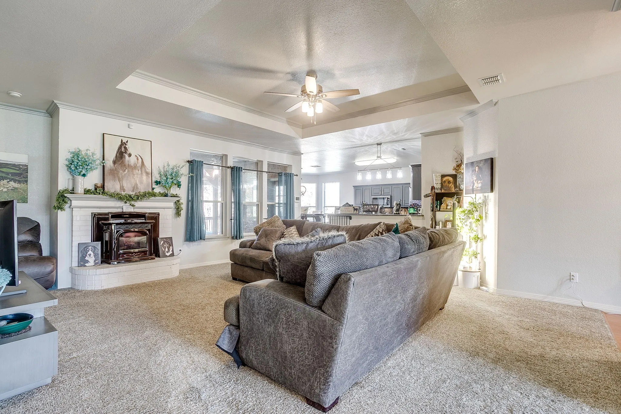 Single Family Residence For Sale in Parker County , 2226 Creek Side Drive, Weatherford, Texas 76087, 3 Bedroom, 2 Bathroom, 2 Garage spaces, 2,015 Sqft, built in 2003, mls#21404290, Real Estate Agent in Weatherford, Homes For Sale in Parker county, Homes For Sale in Weatherford, Realtor in Weatherford Texas, Real Estate Brokerage Independent Realty Texas, Luminita Cordes Realtor
