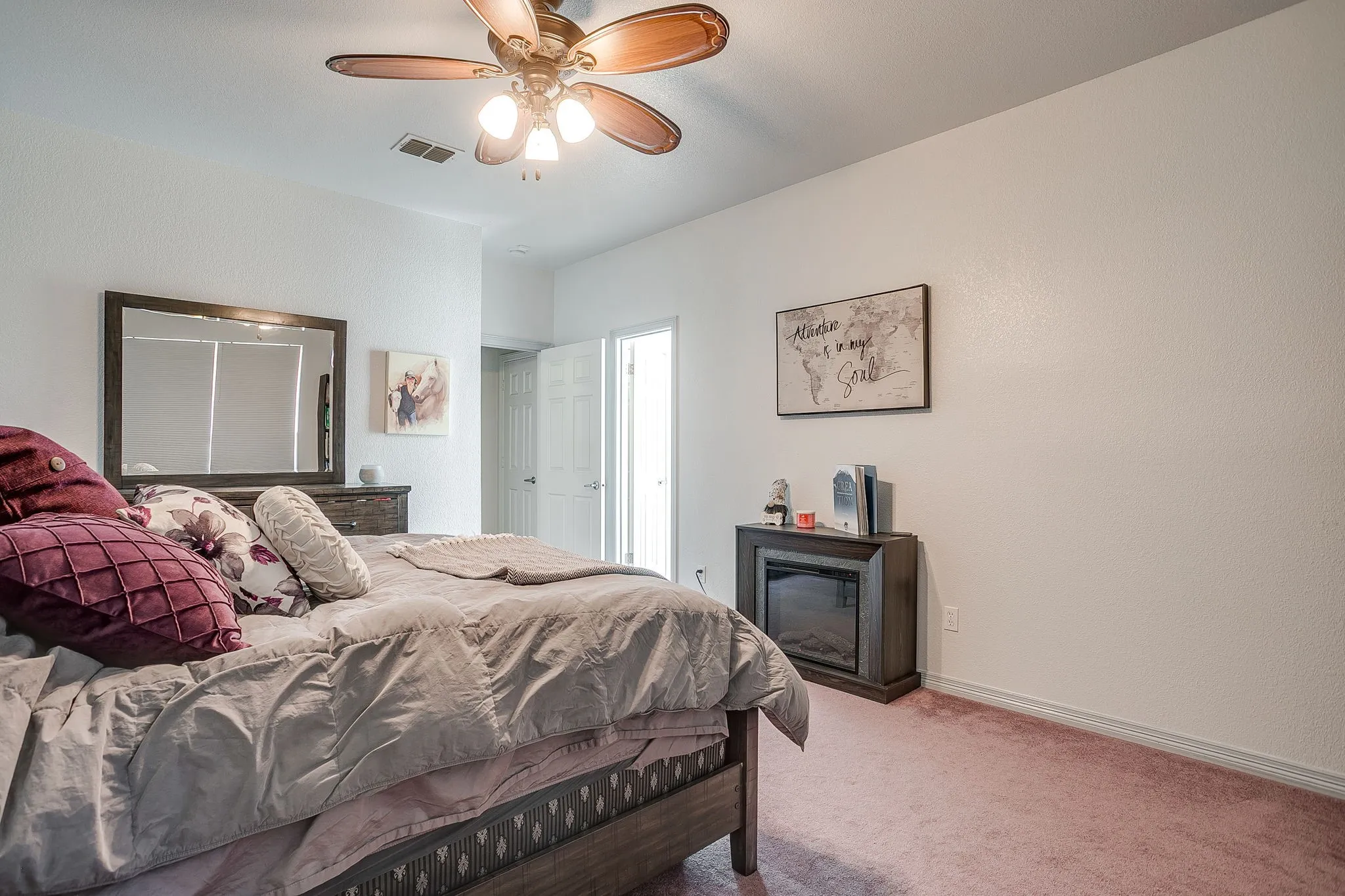 Single Family Residence For Sale in Parker County , 2226 Creek Side Drive, Weatherford, Texas 76087, 3 Bedroom, 2 Bathroom, 2 Garage spaces, 2,015 Sqft, built in 2003, mls#21404290, Real Estate Agent in Weatherford, Homes For Sale in Parker county, Homes For Sale in Weatherford, Realtor in Weatherford Texas, Real Estate Brokerage Independent Realty Texas, Luminita Cordes Realtor
