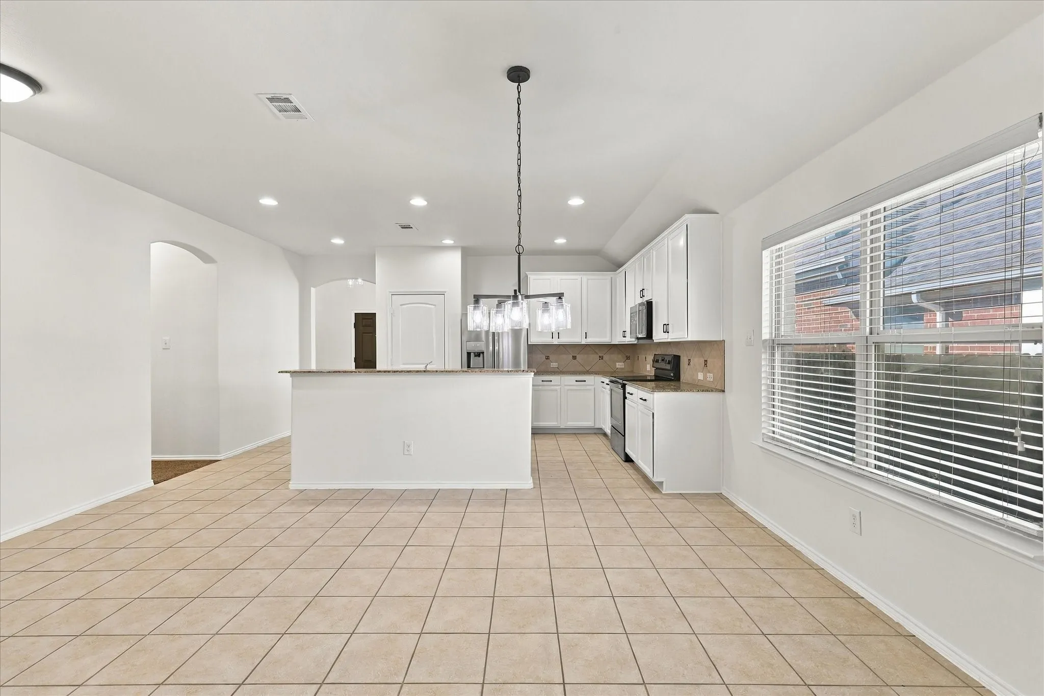 Single Family Residence For Sale in Denton County , 1301 Lasso Drive, Little Elm, Texas 75068, 3 Bedroom, 2 Bathroom, 2 Garage spaces, 1,864 Sqft, built in 2013, mls#21405114, Real Estate Agent in Little Elm, Homes For Sale in Denton county, Homes For Sale in Little Elm, Realtor in Little Elm Texas, Real Estate Brokerage Independent Realty Texas, Luminita Cordes Realtor