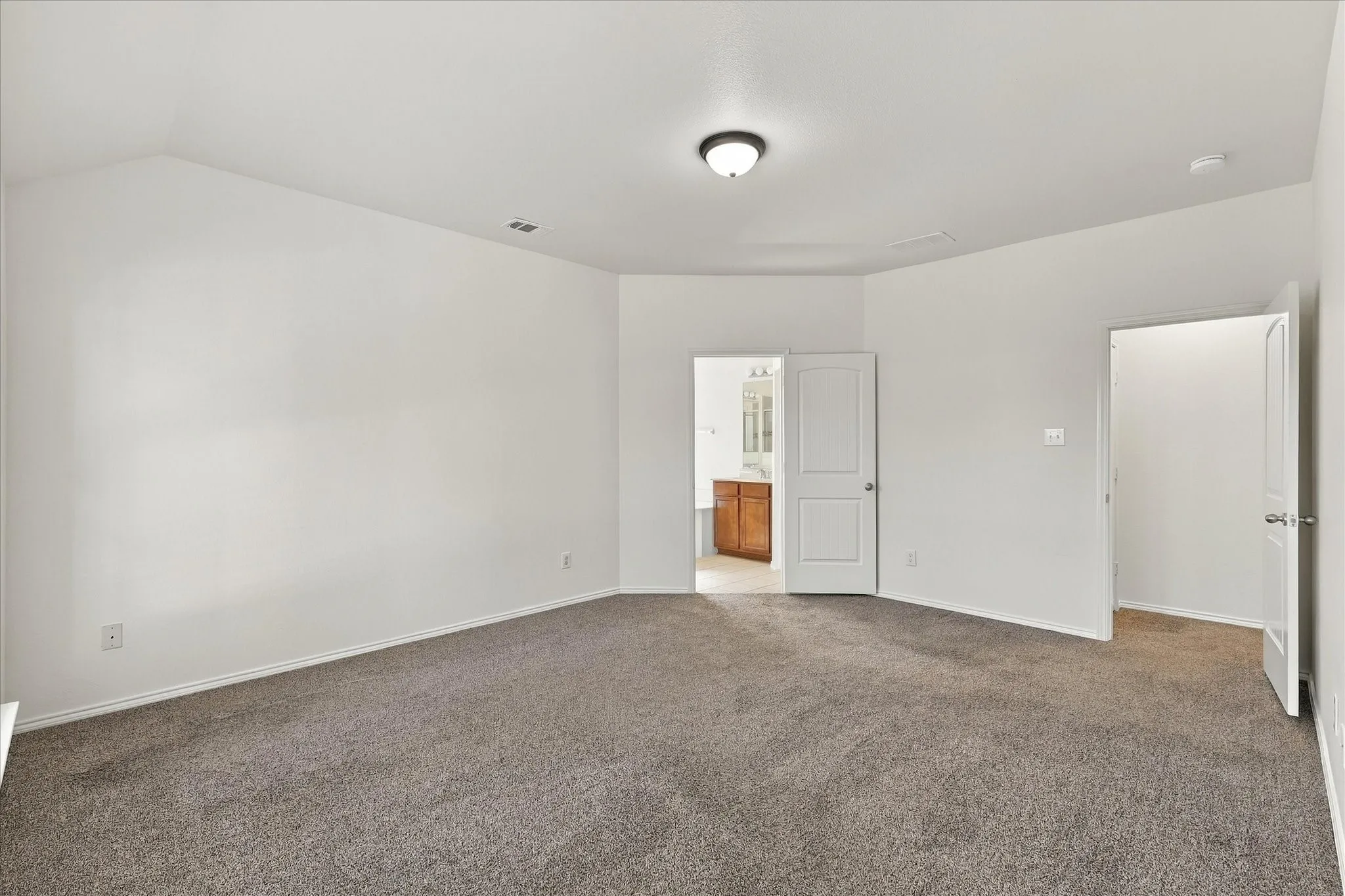 Single Family Residence For Sale in Denton County , 1301 Lasso Drive, Little Elm, Texas 75068, 3 Bedroom, 2 Bathroom, 2 Garage spaces, 1,864 Sqft, built in 2013, mls#21405114, Real Estate Agent in Little Elm, Homes For Sale in Denton county, Homes For Sale in Little Elm, Realtor in Little Elm Texas, Real Estate Brokerage Independent Realty Texas, Luminita Cordes Realtor
