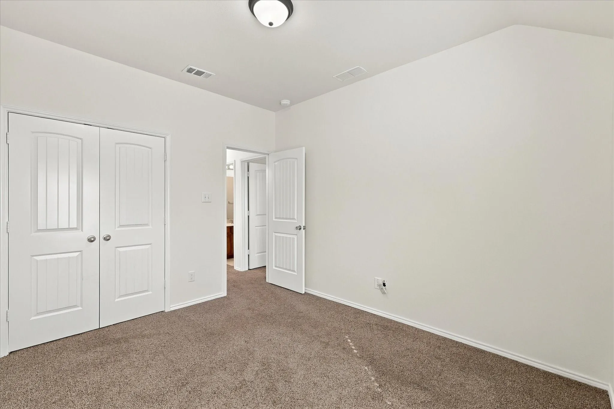 Single Family Residence For Sale in Denton County , 1301 Lasso Drive, Little Elm, Texas 75068, 3 Bedroom, 2 Bathroom, 2 Garage spaces, 1,864 Sqft, built in 2013, mls#21405114, Real Estate Agent in Little Elm, Homes For Sale in Denton county, Homes For Sale in Little Elm, Realtor in Little Elm Texas, Real Estate Brokerage Independent Realty Texas, Luminita Cordes Realtor