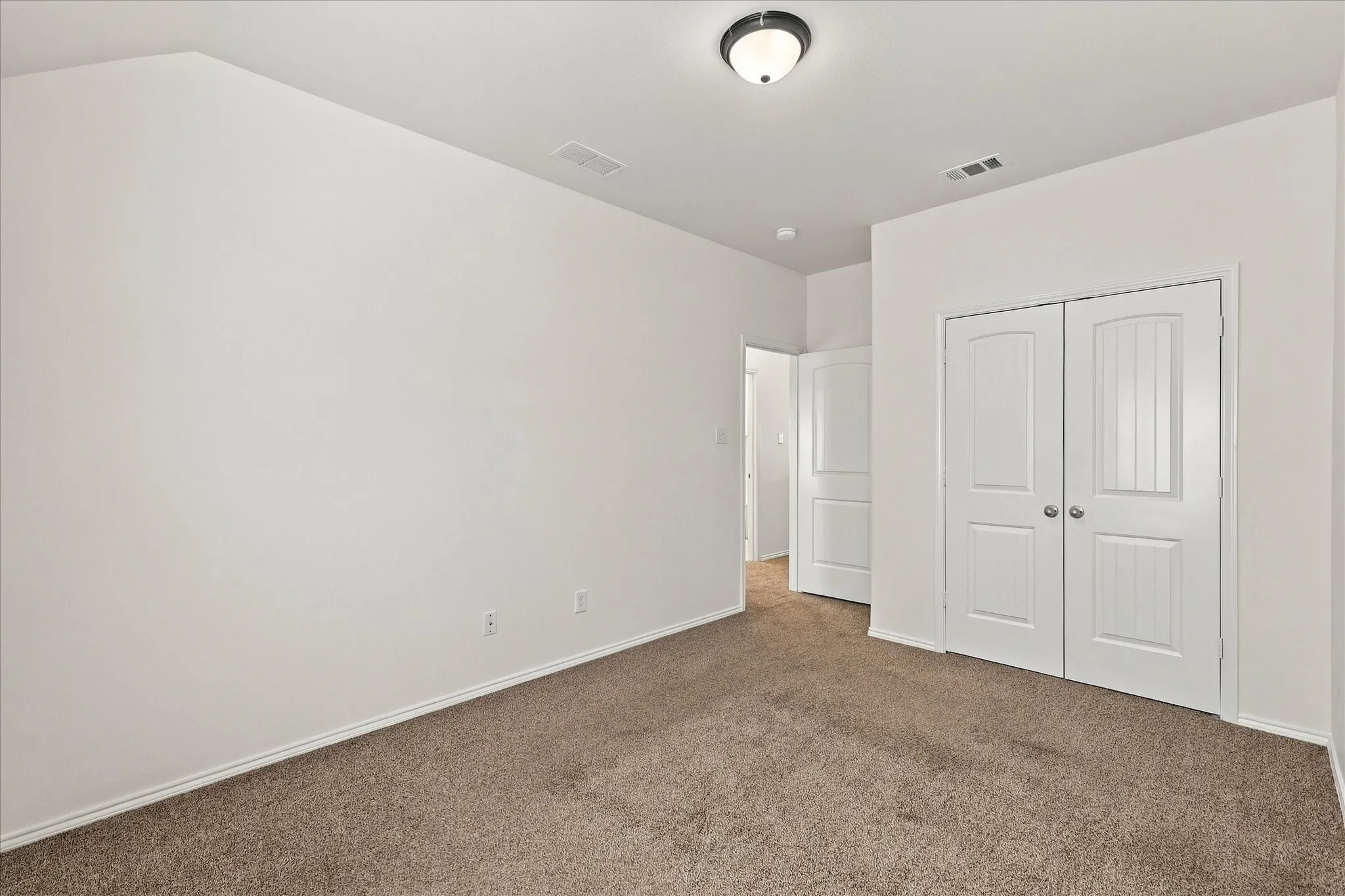 Single Family Residence For Sale in Denton County , 1301 Lasso Drive, Little Elm, Texas 75068, 3 Bedroom, 2 Bathroom, 2 Garage spaces, 1,864 Sqft, built in 2013, mls#21405114, Real Estate Agent in Little Elm, Homes For Sale in Denton county, Homes For Sale in Little Elm, Realtor in Little Elm Texas, Real Estate Brokerage Independent Realty Texas, Luminita Cordes Realtor