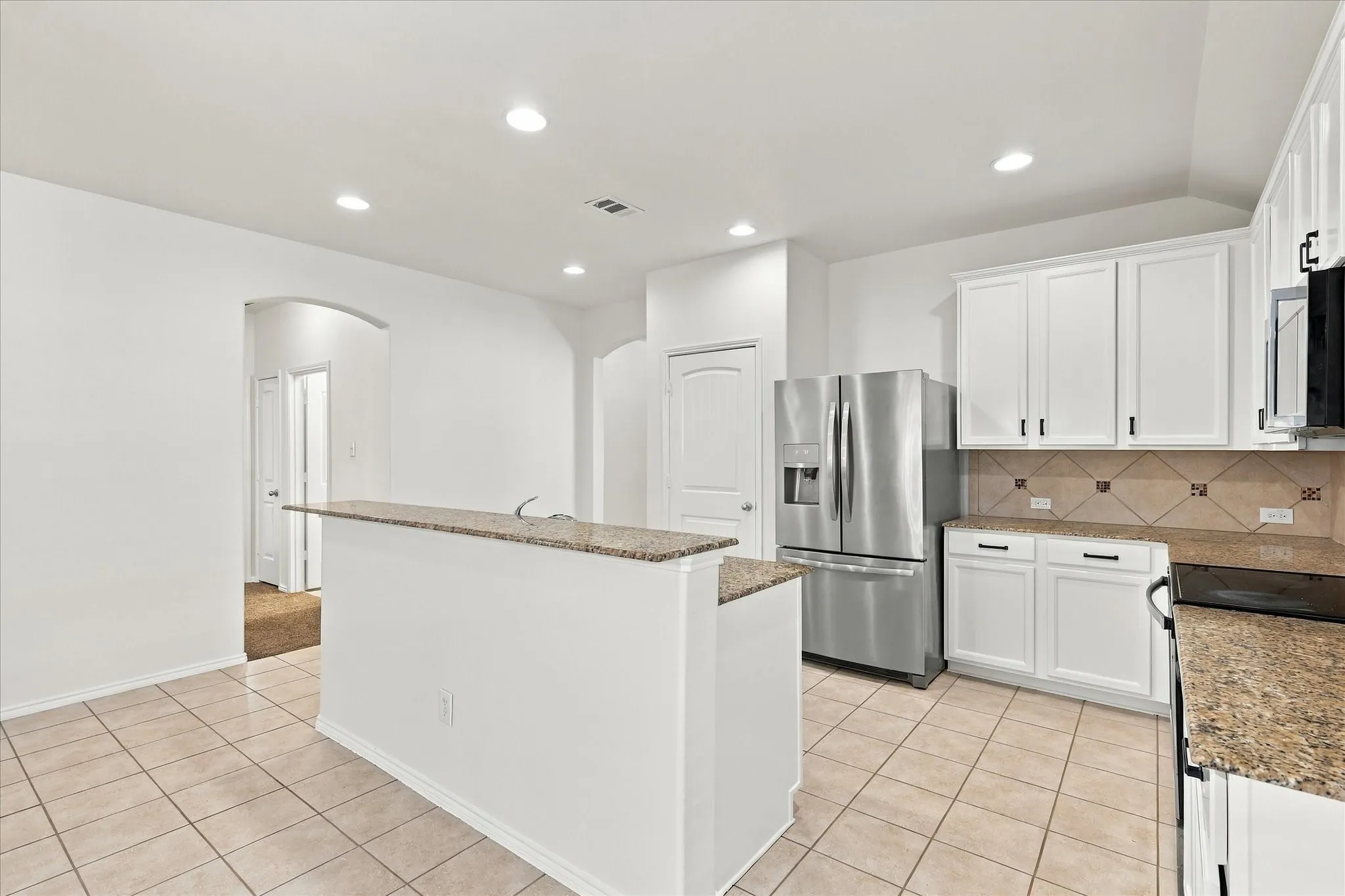 Single Family Residence For Sale in Denton County , 1301 Lasso Drive, Little Elm, Texas 75068, 3 Bedroom, 2 Bathroom, 2 Garage spaces, 1,864 Sqft, built in 2013, mls#21405114, Real Estate Agent in Little Elm, Homes For Sale in Denton county, Homes For Sale in Little Elm, Realtor in Little Elm Texas, Real Estate Brokerage Independent Realty Texas, Luminita Cordes Realtor