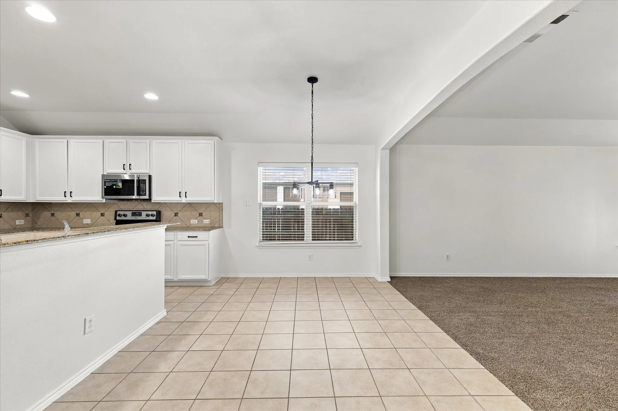 Single Family Residence For Sale in Denton County , 1301 Lasso Drive, Little Elm, Texas 75068, 3 Bedroom, 2 Bathroom, 2 Garage spaces, 1,864 Sqft, built in 2013, mls#21405114, Real Estate Agent in Little Elm, Homes For Sale in Denton county, Homes For Sale in Little Elm, Realtor in Little Elm Texas, Real Estate Brokerage Independent Realty Texas, Luminita Cordes Realtor